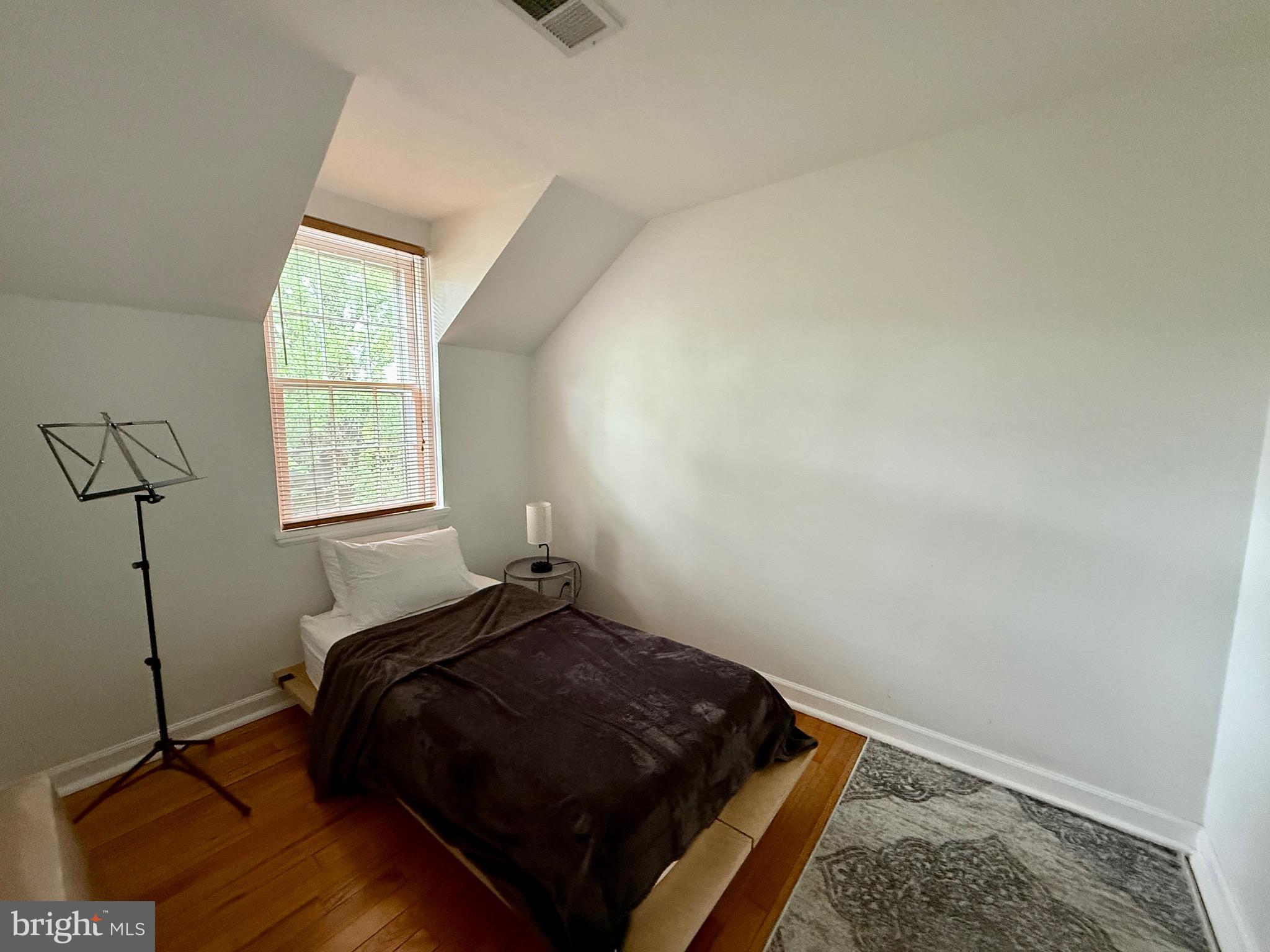 FAIRLINGTON MEADOWS - Residential Lease