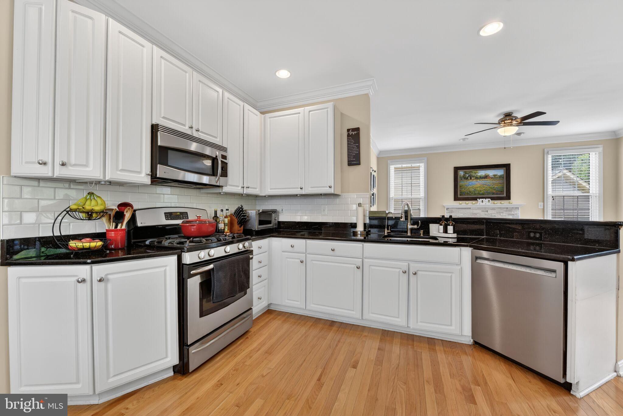 POTOMAC LAKES - Residential