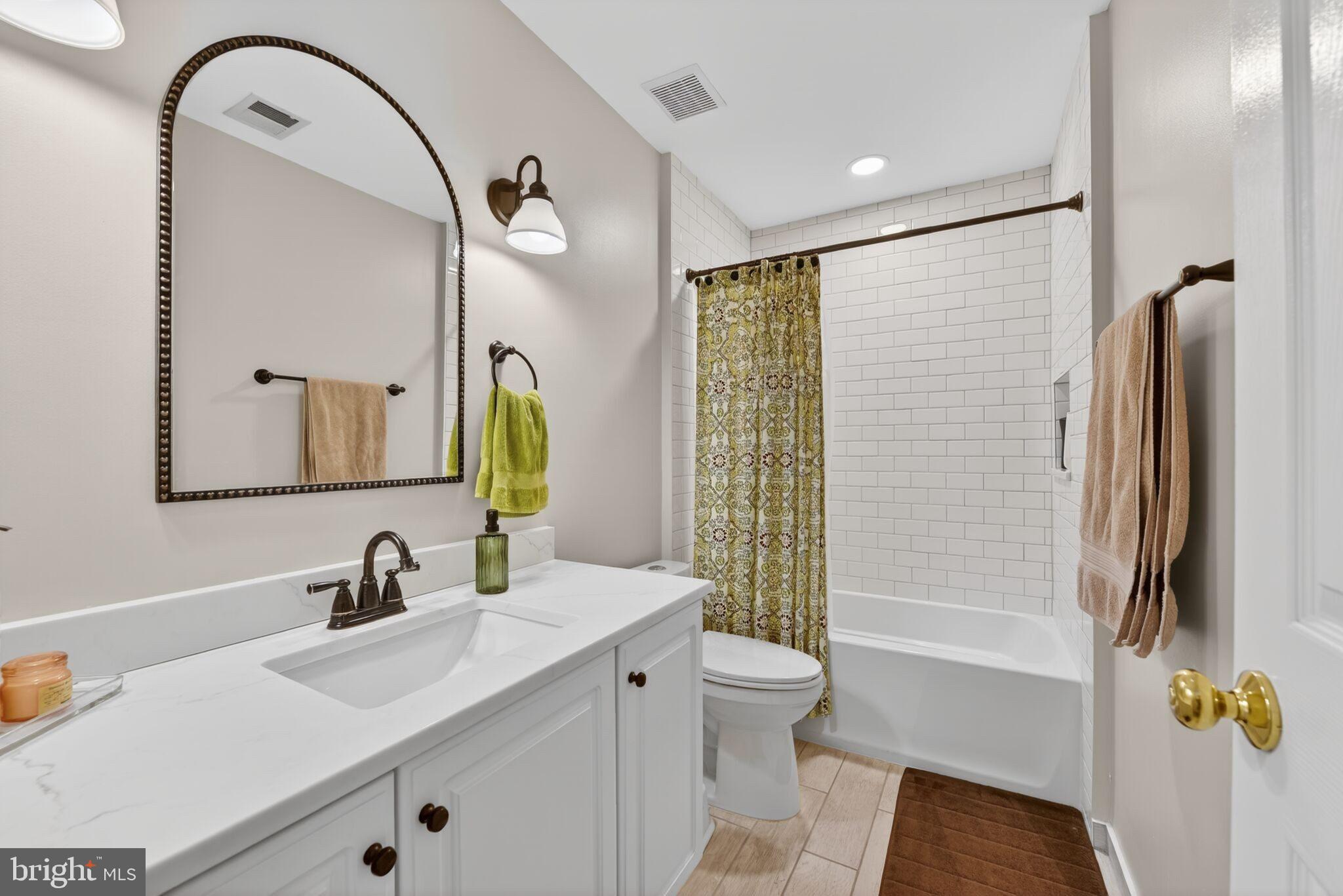 POTOMAC LAKES - Residential