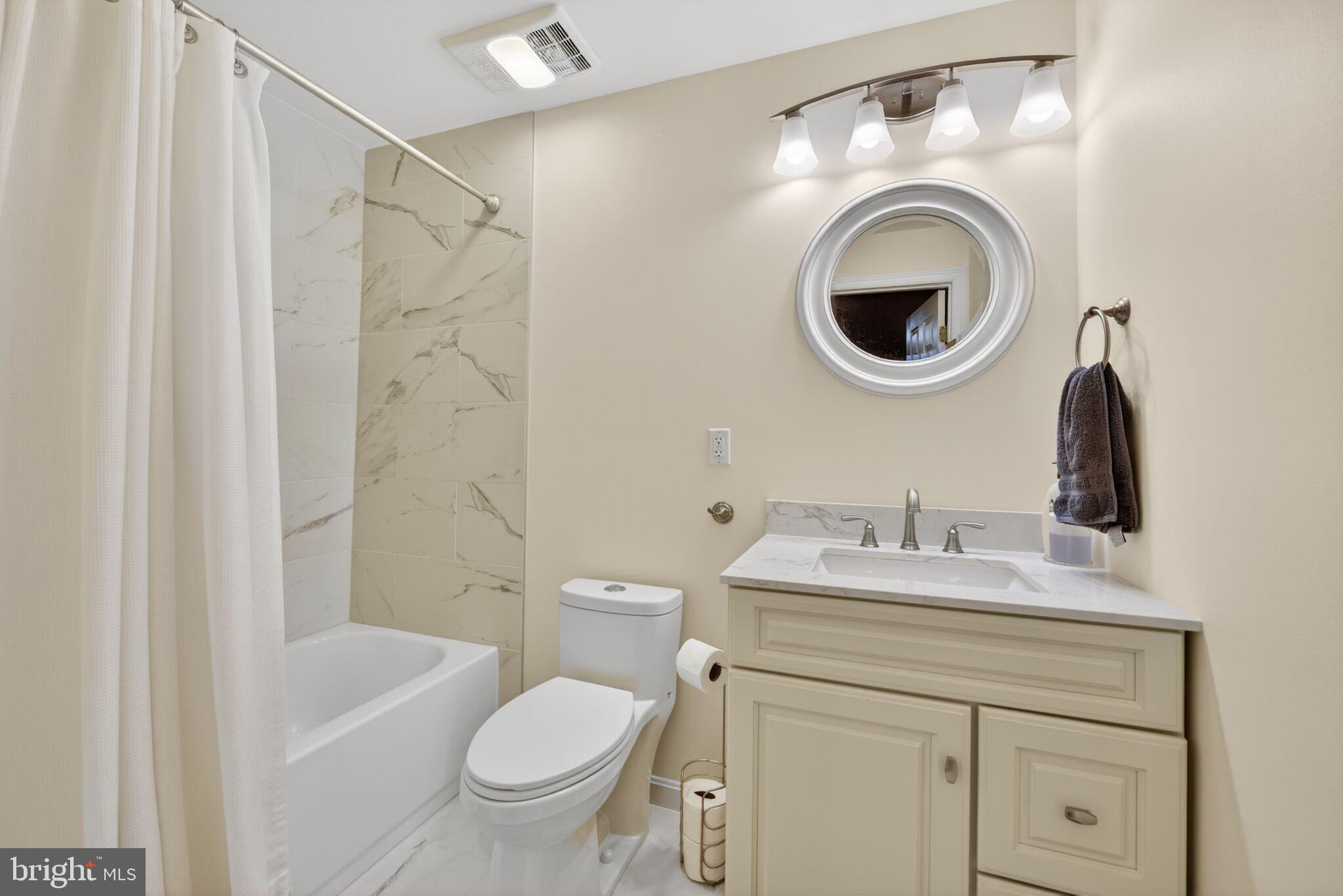 POTOMAC LAKES - Residential