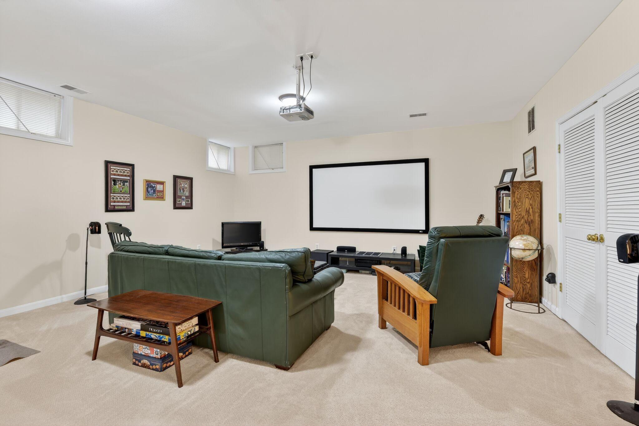 POTOMAC LAKES - Residential