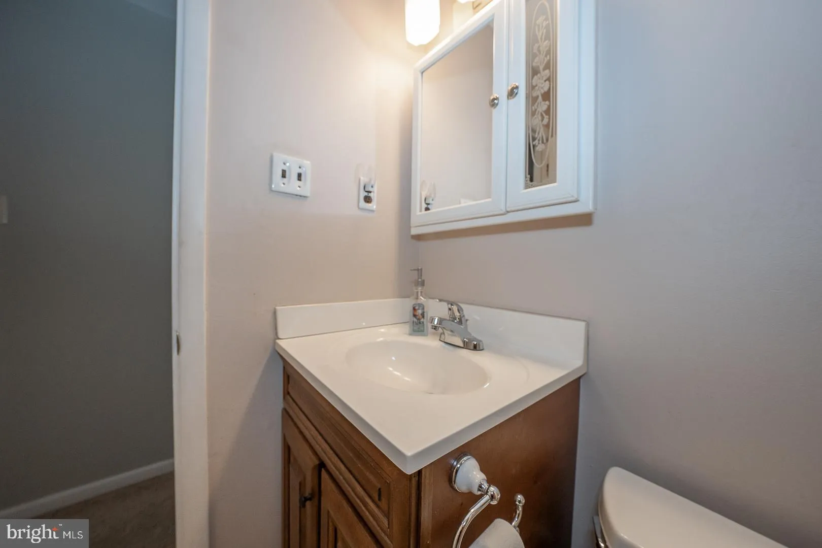 West Chester, Pennsylvania 19382, United States, 4 Bedrooms Bedrooms, ,3 BathroomsBathrooms,Residential,Contingent,85040