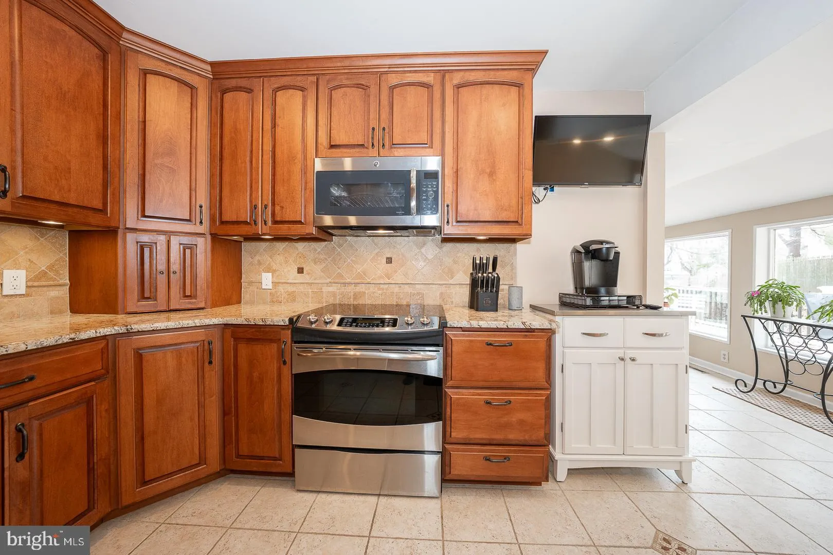 West Chester, Pennsylvania 19382, United States, 4 Bedrooms Bedrooms, ,3 BathroomsBathrooms,Residential,Contingent,85040