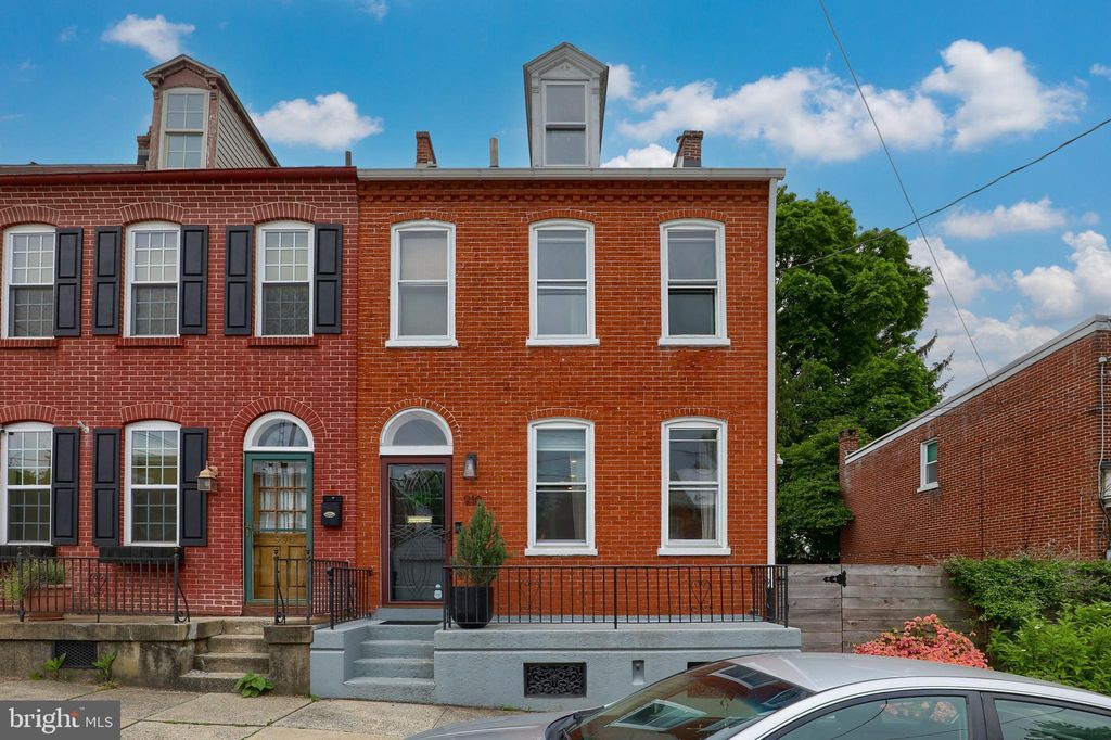 Photo of 910 SAINT JOSEPH ST, LANCASTER, PA 17603 (MLS # PALA2034768)