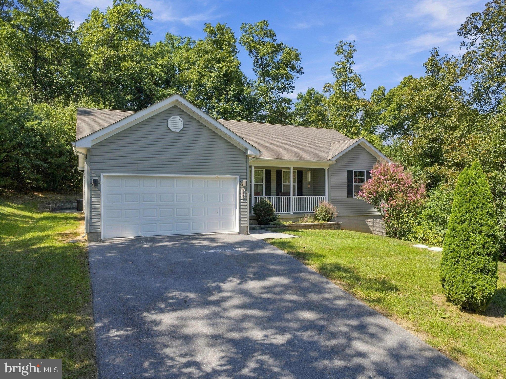 216 EXECUTIVE WAY