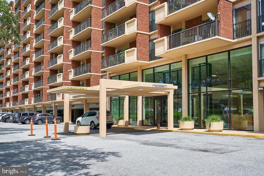 Come see this wonderful, light filled one bedroom in Arlington.  Located minuets from everything, metro, shopping, DC, and so much more.  Hardwood floors through out unit, upgraded kitchen, and large balcony.  The building has 24 hours concierge services at the front desk.  Great unit, and ready for a new tenant.  Hurry this will not last long.