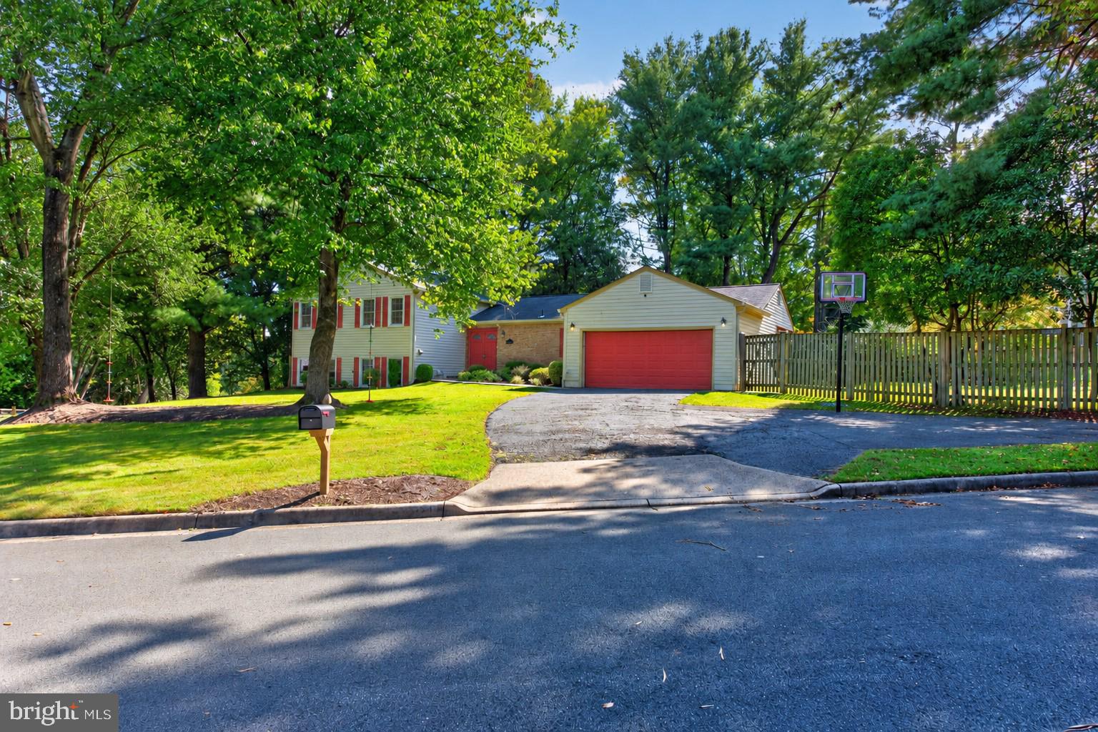 1521 GINGERWOOD COURT