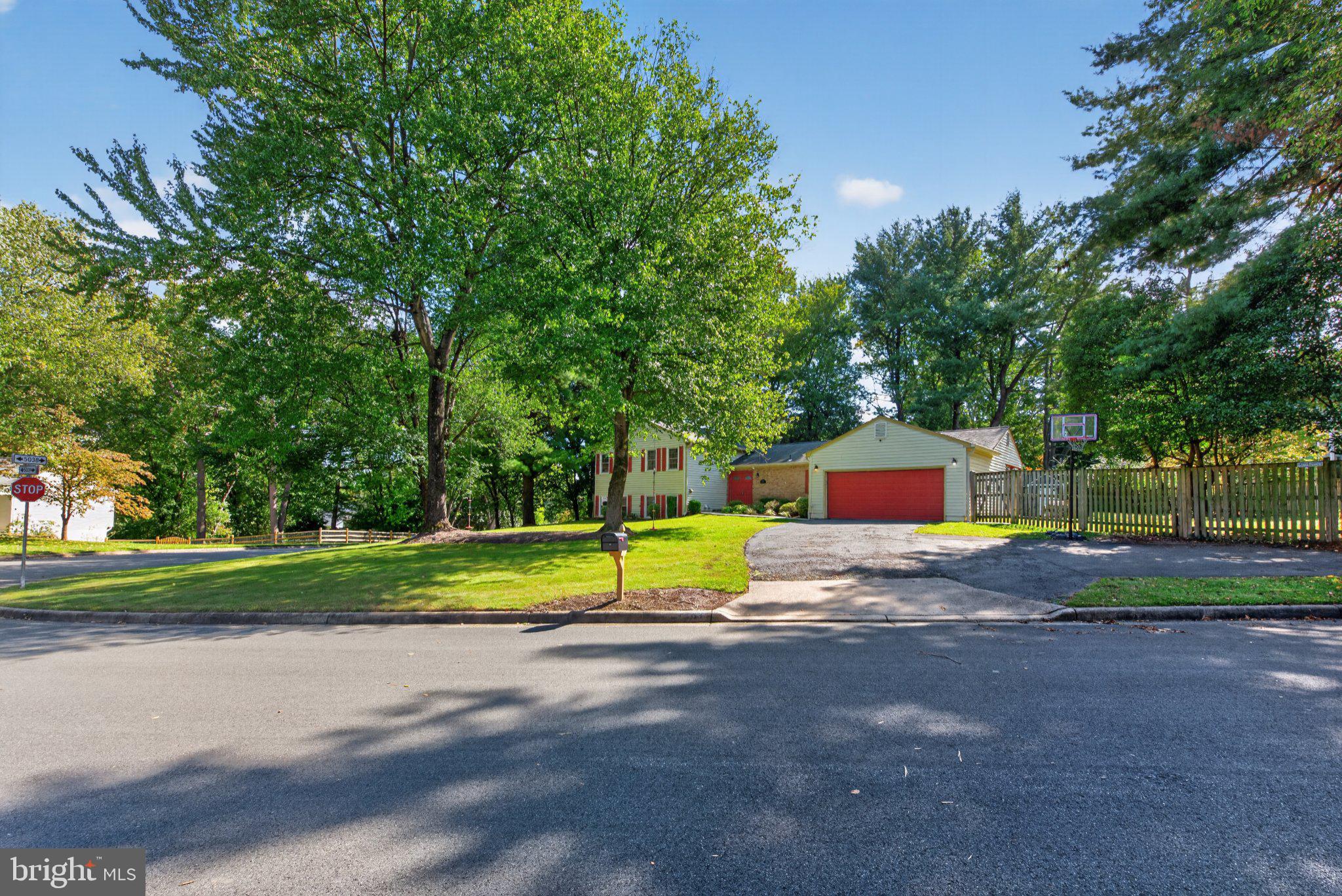 1521 GINGERWOOD COURT