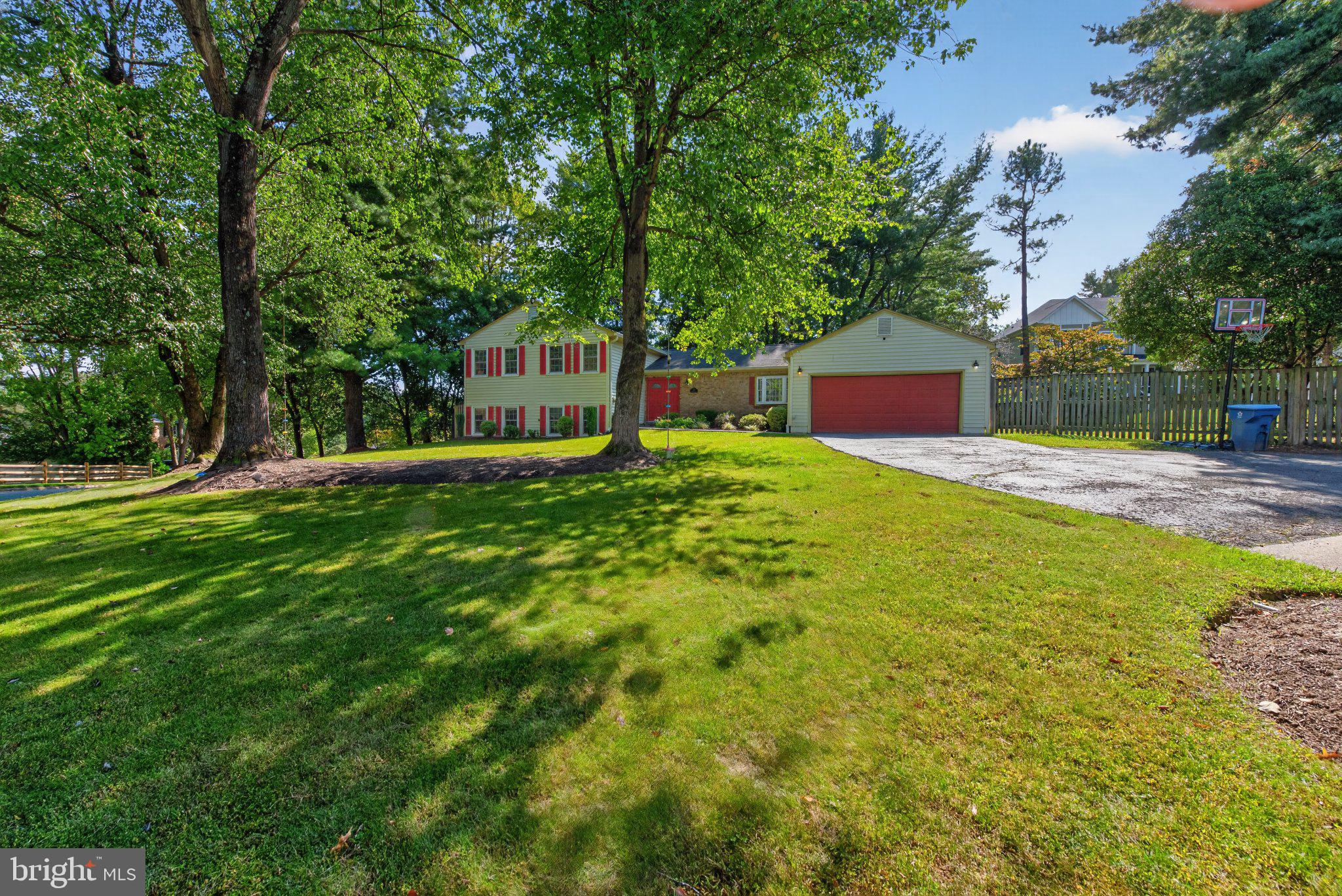 1521 GINGERWOOD COURT