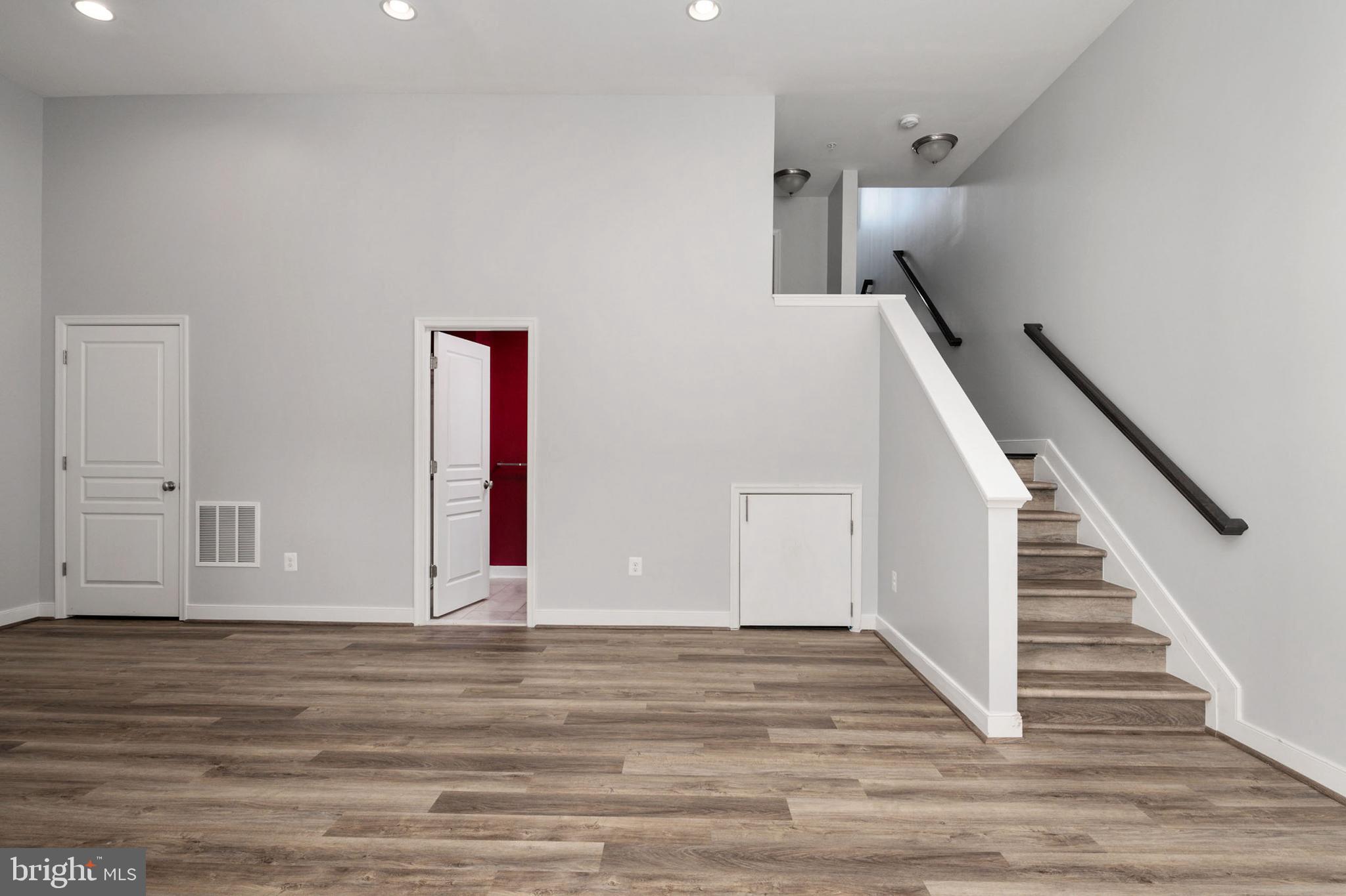 ADMIRALS RIDGE - Residential