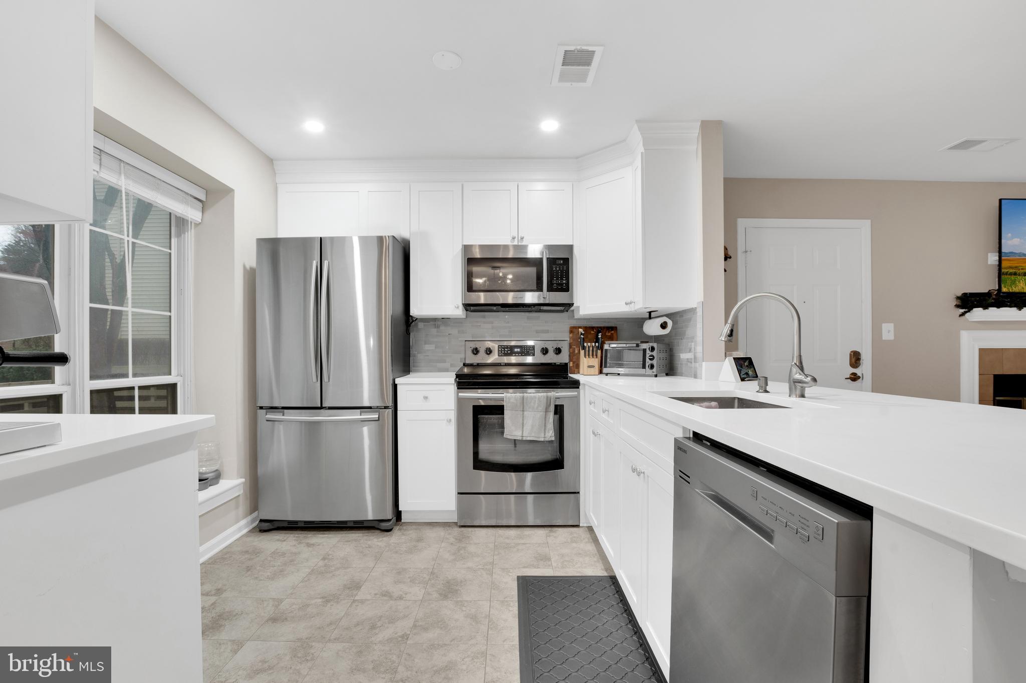 CARR AT PINECREST - Residential