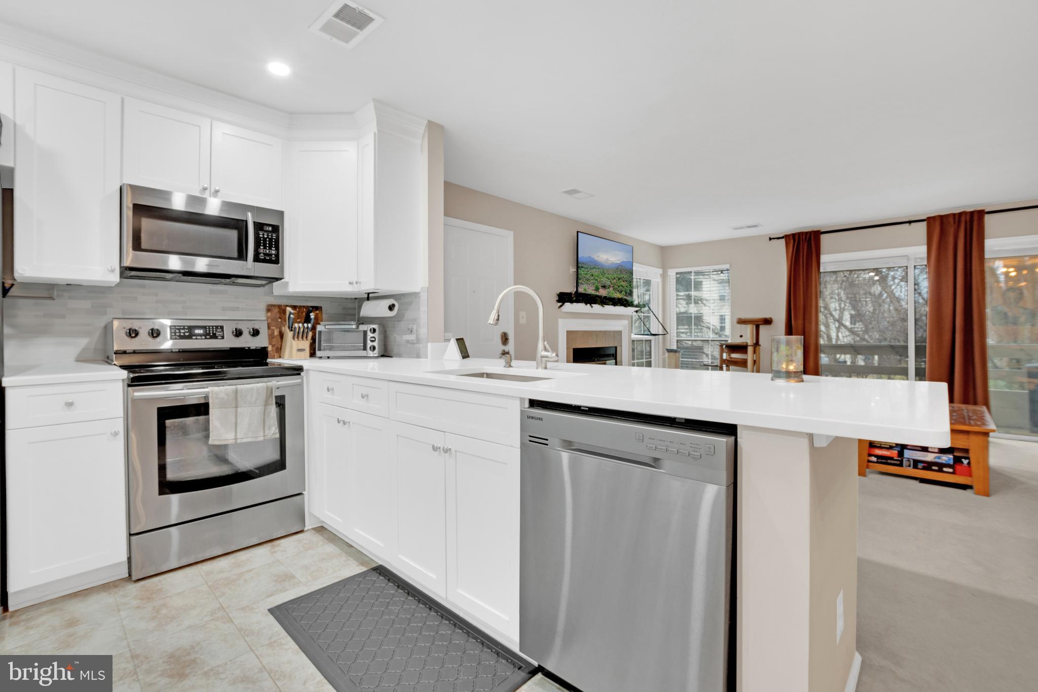 CARR AT PINECREST - Residential