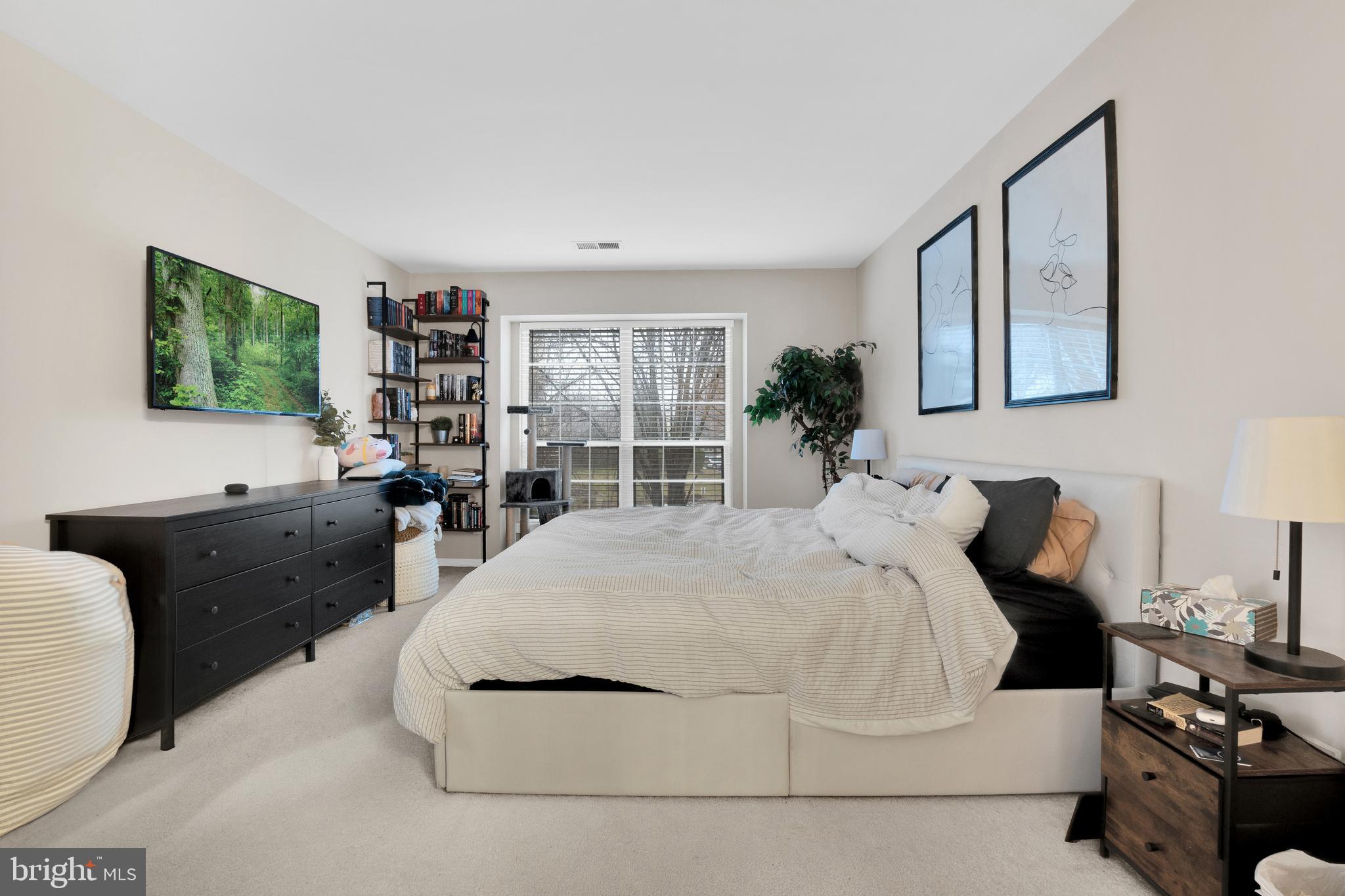 CARR AT PINECREST - Residential