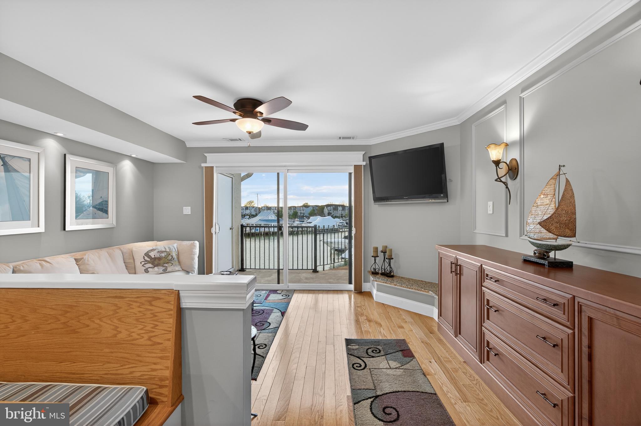 QUEENS LANDING - Residential