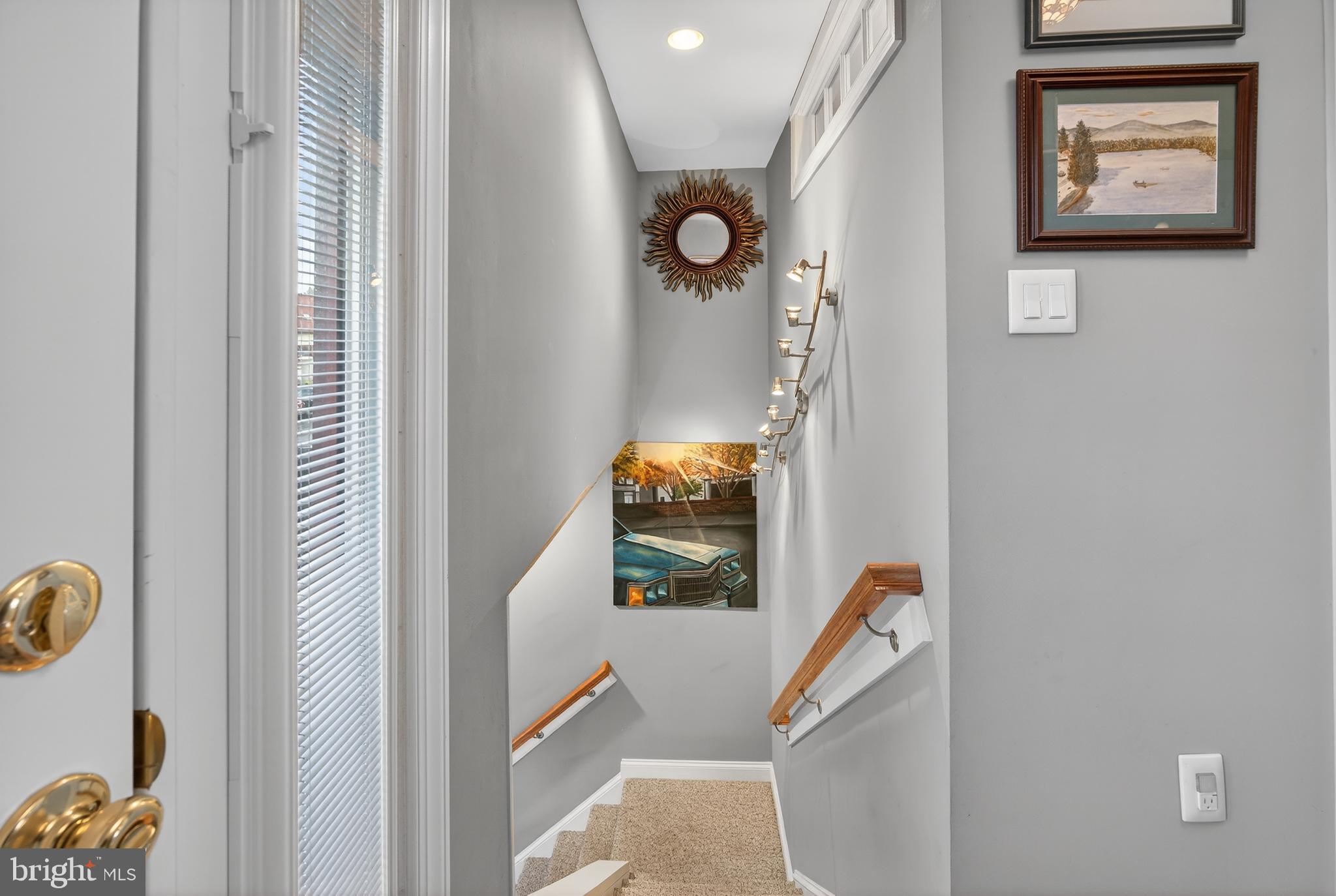 QUEENS LANDING - Residential