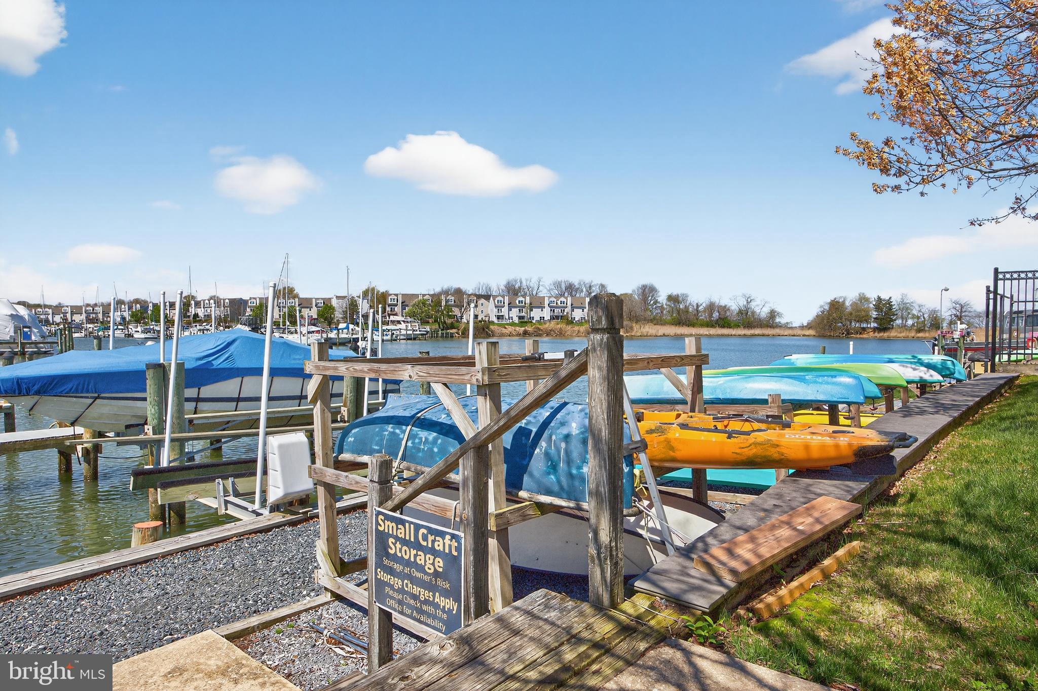 QUEENS LANDING - Residential