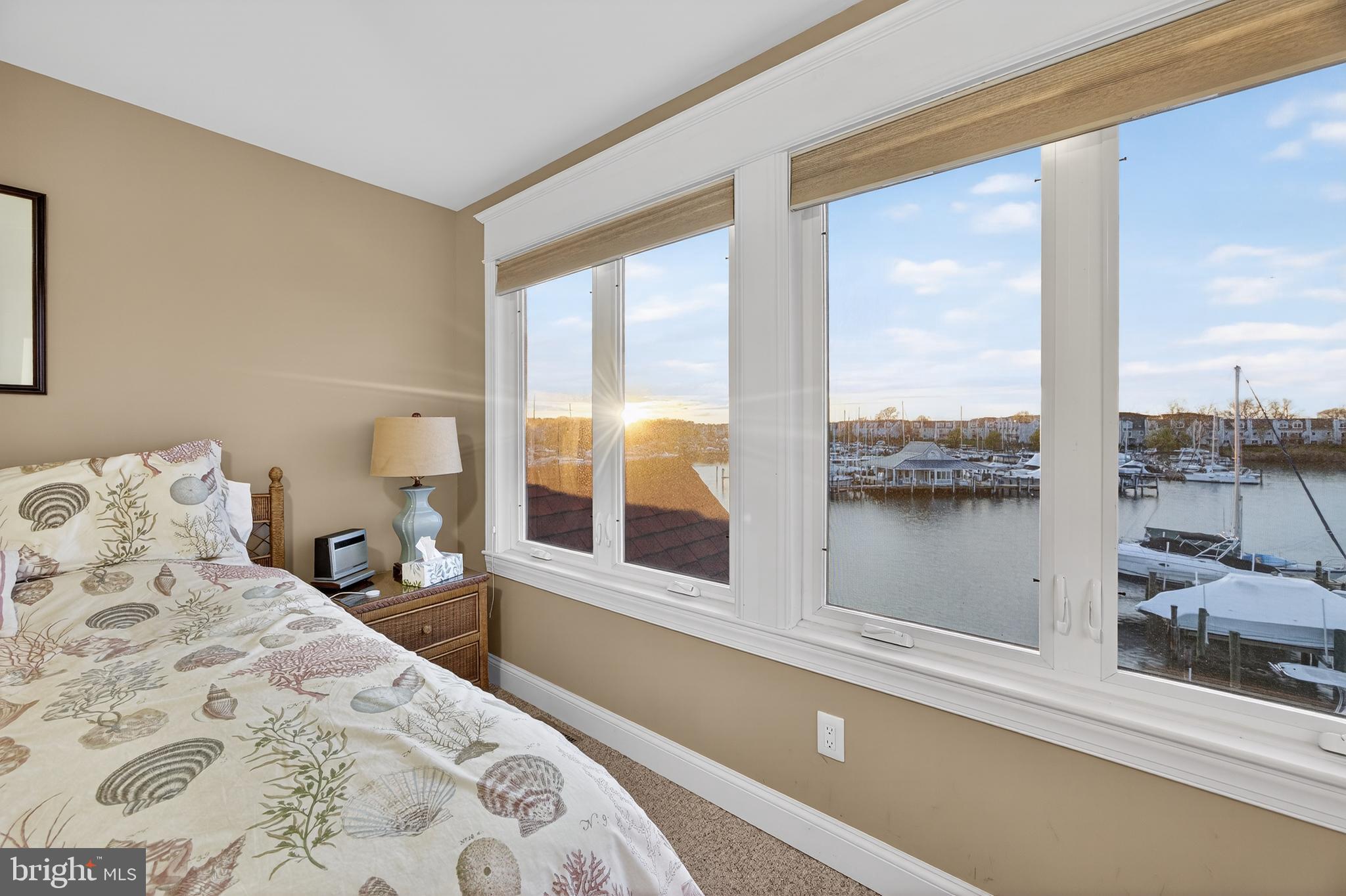 QUEENS LANDING - Residential