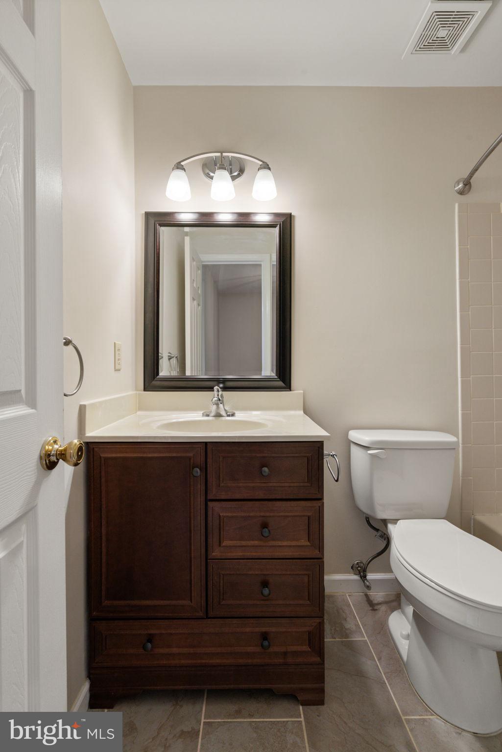 SPRING KNOLL - Residential