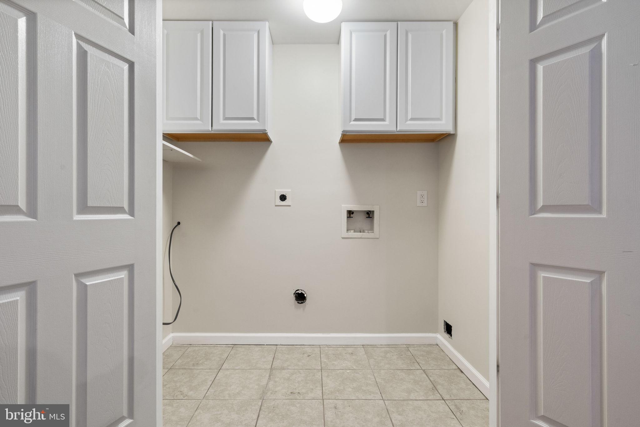 SPRING KNOLL - Residential