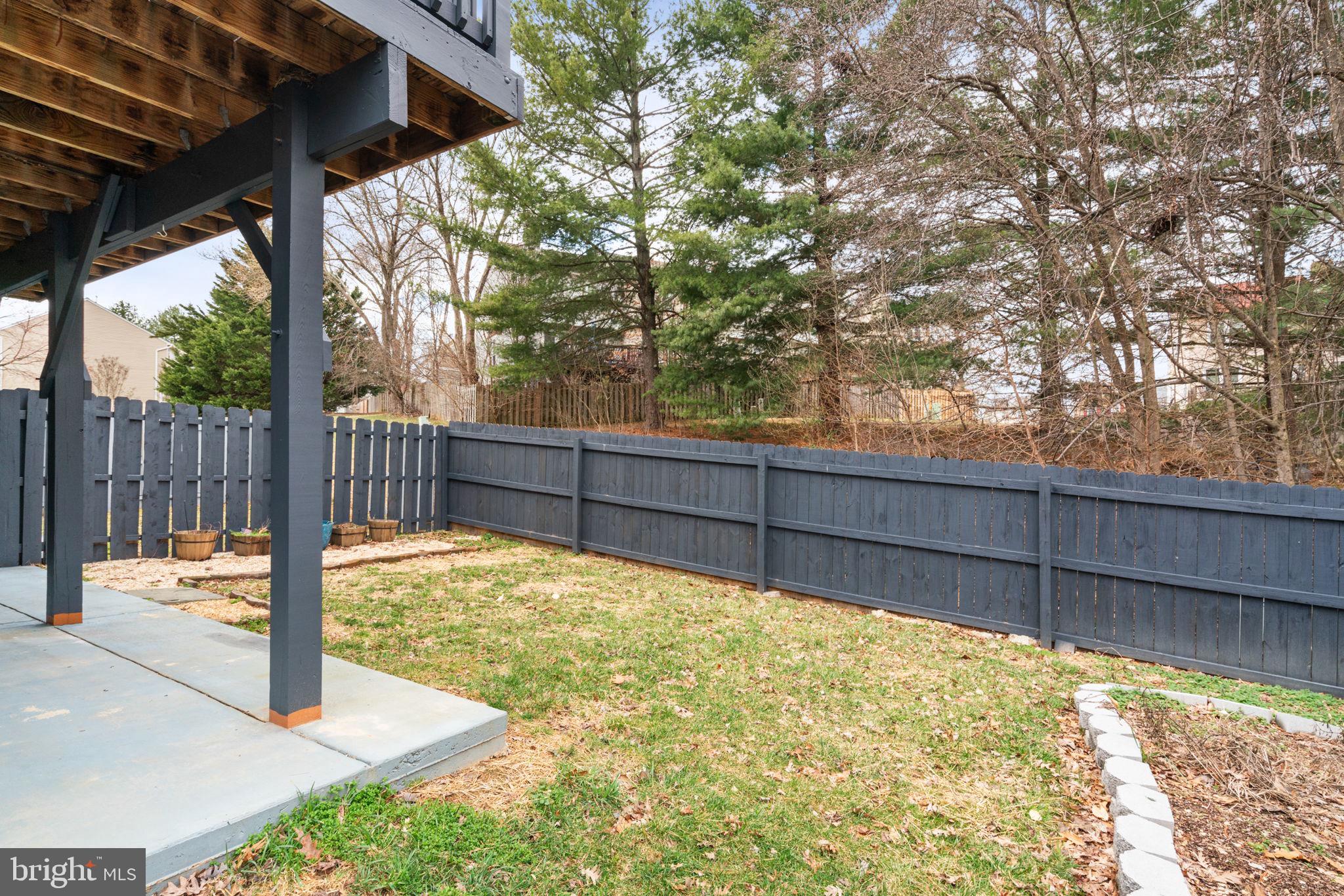 SPRING KNOLL - Residential