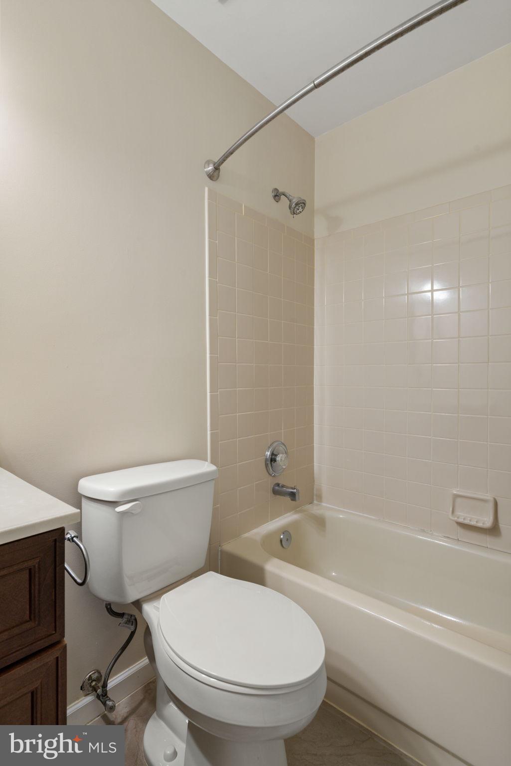 SPRING KNOLL - Residential