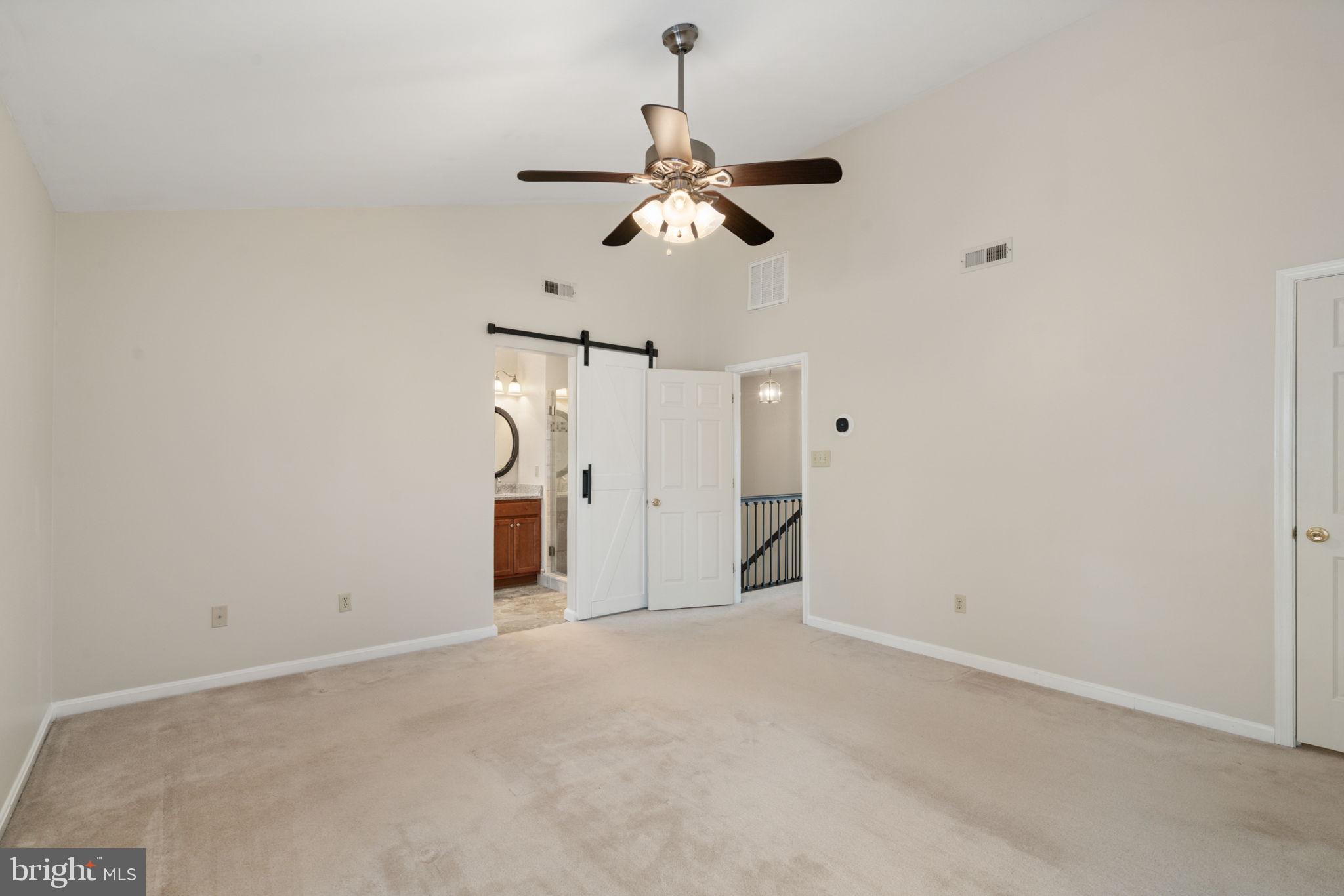 SPRING KNOLL - Residential