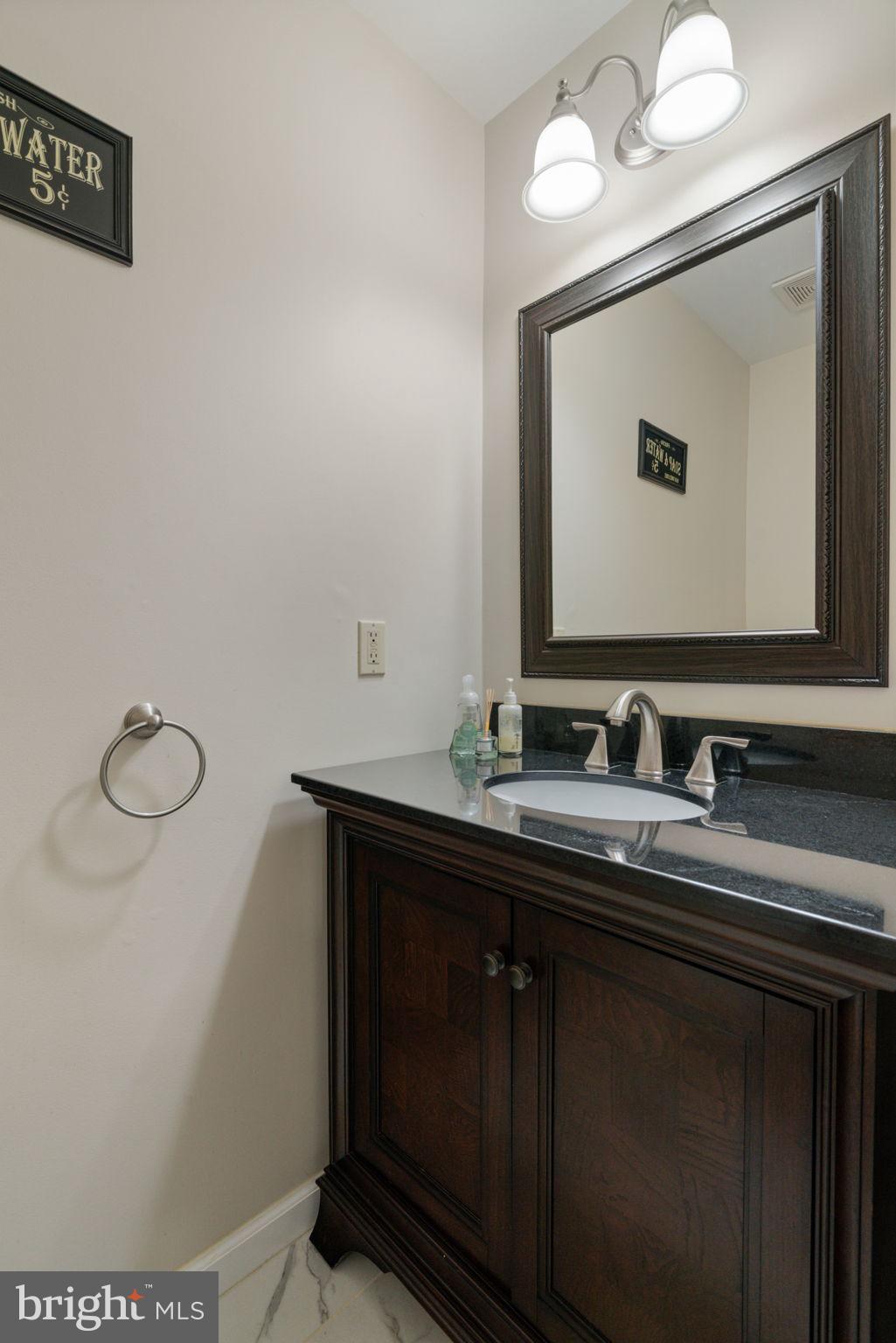 SPRING KNOLL - Residential