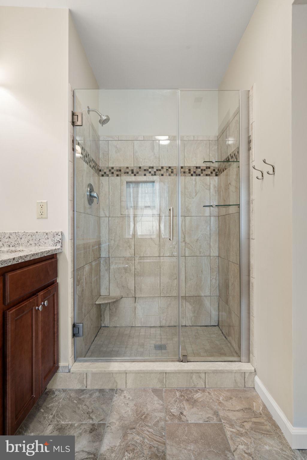 SPRING KNOLL - Residential