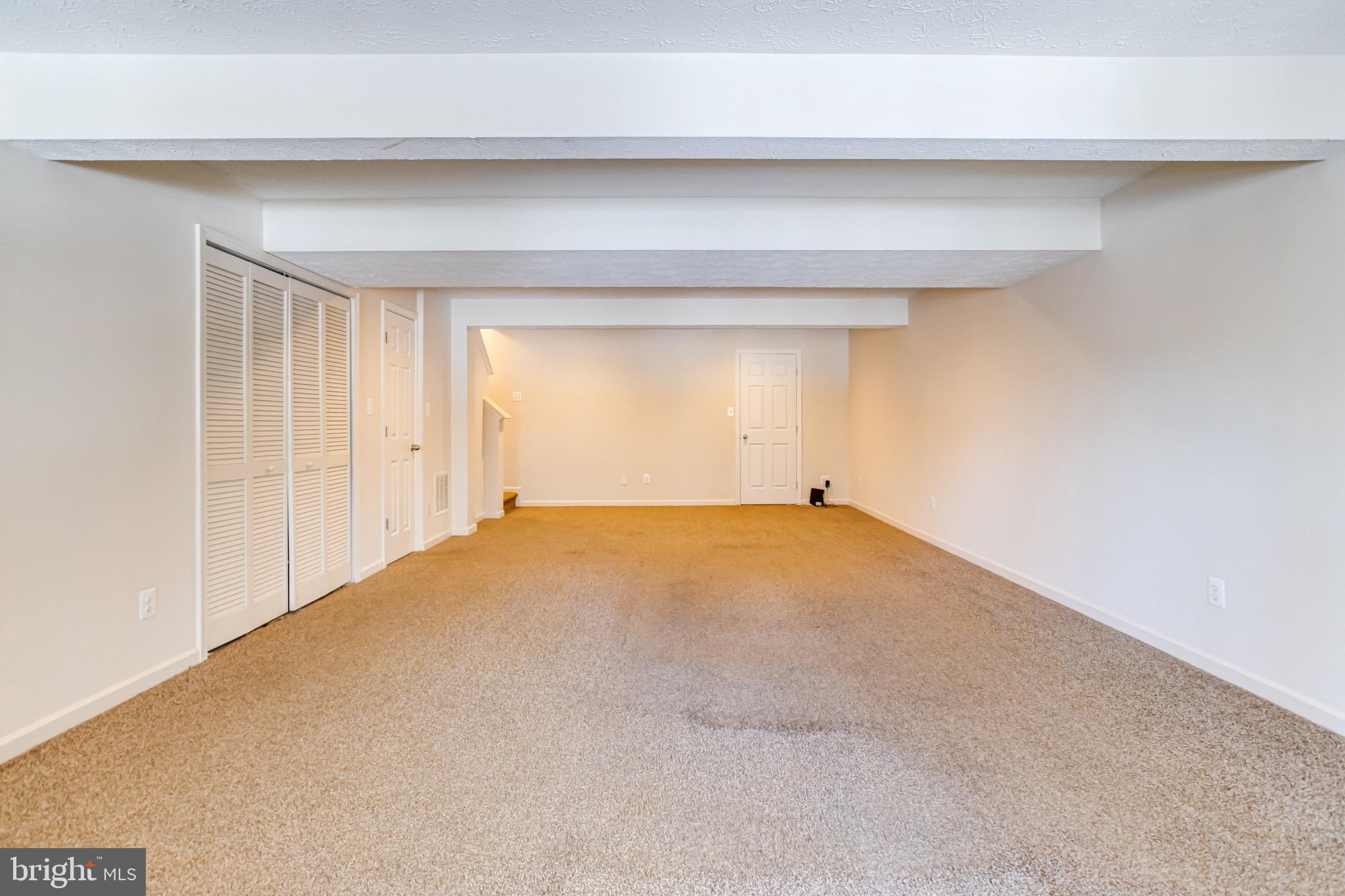 HOLLY WOODS - Residential