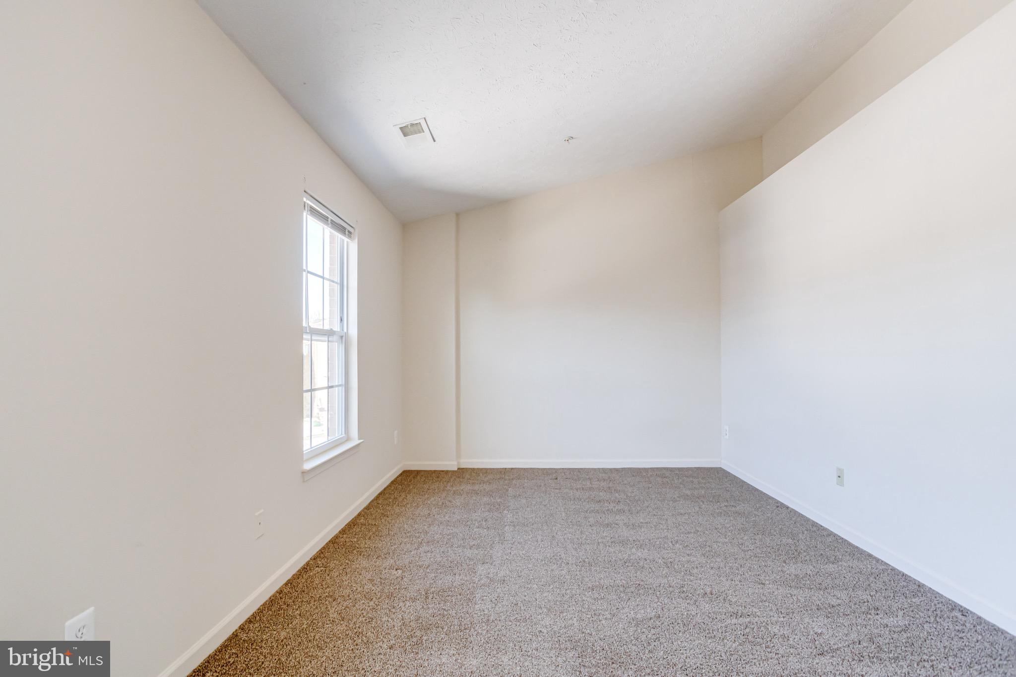 HOLLY WOODS - Residential