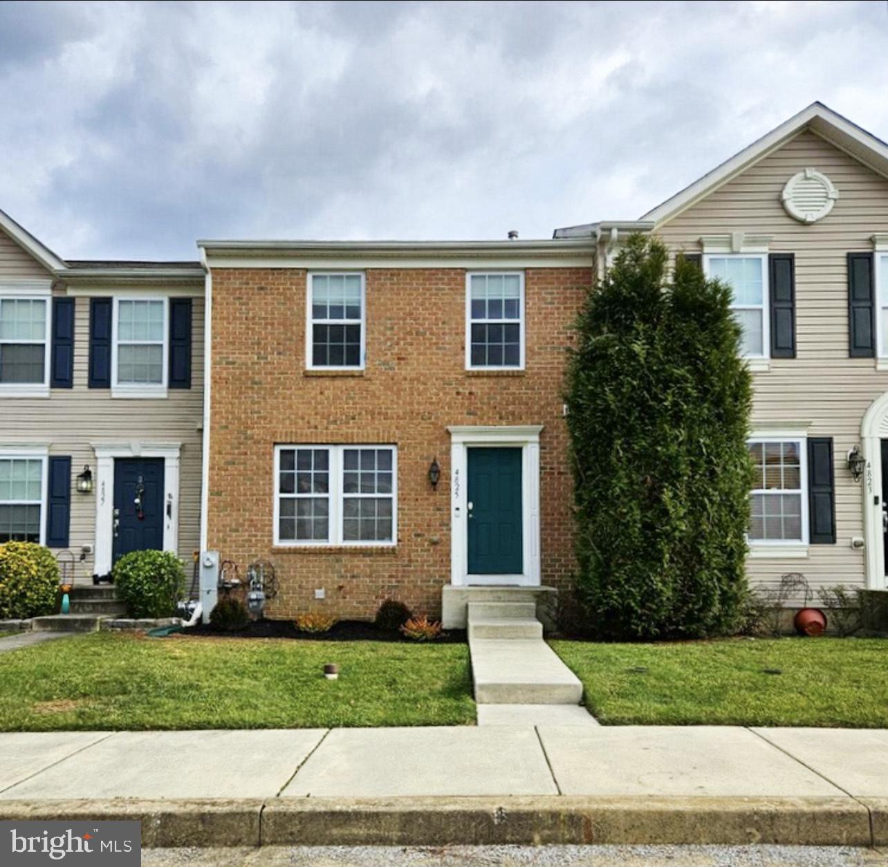 HOLLY WOODS - Residential