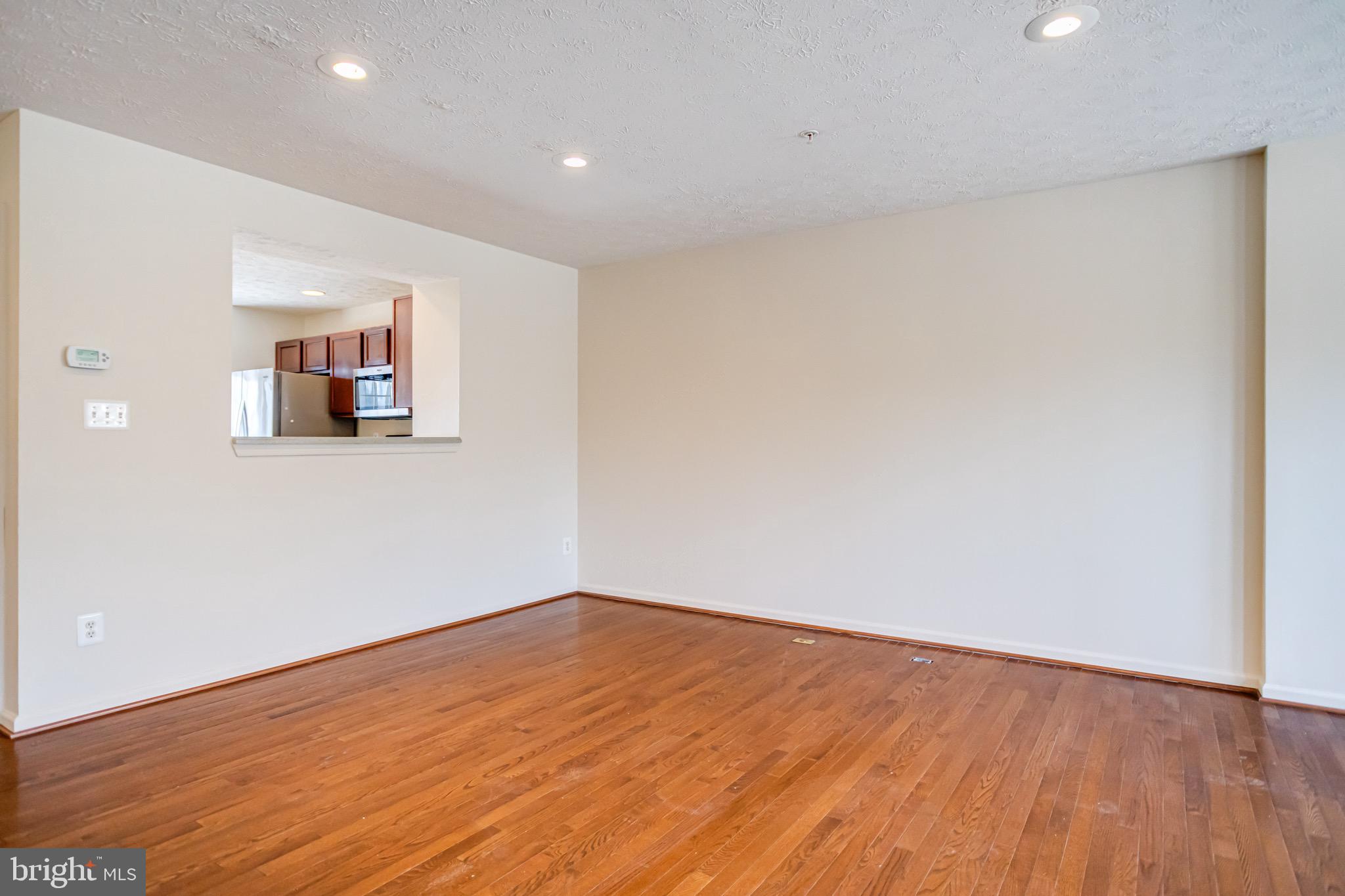 HOLLY WOODS - Residential