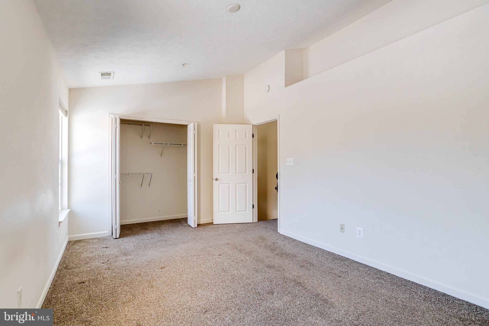 HOLLY WOODS - Residential