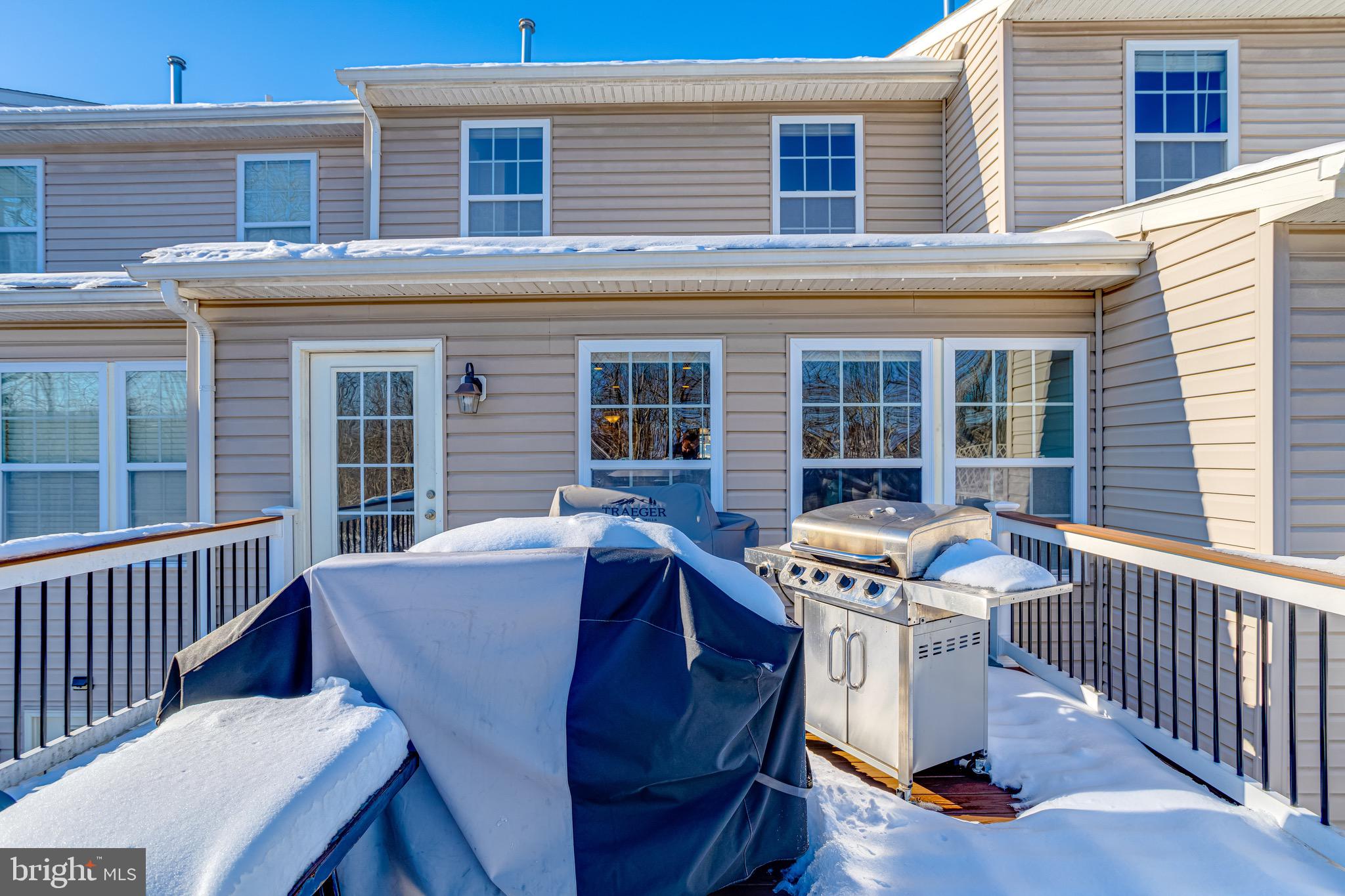 HOLLY WOODS - Residential