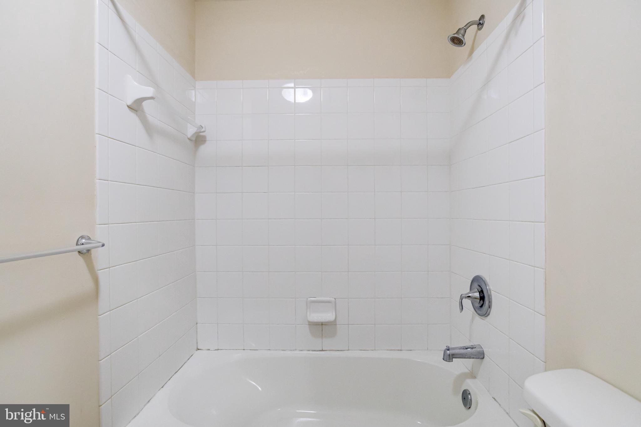 HOLLY WOODS - Residential