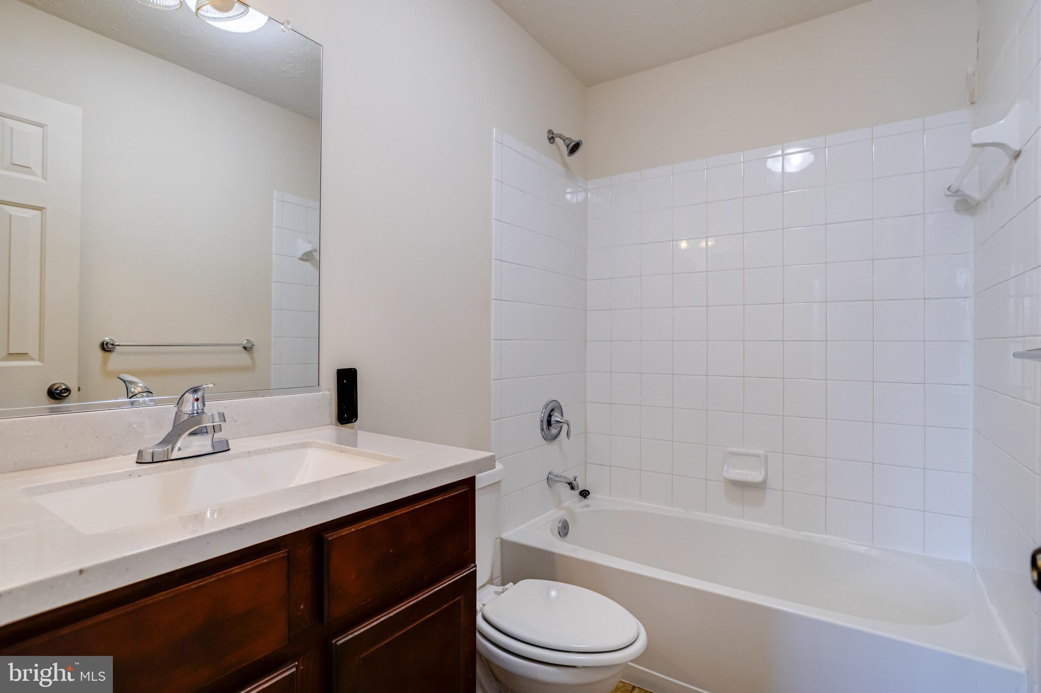 HOLLY WOODS - Residential