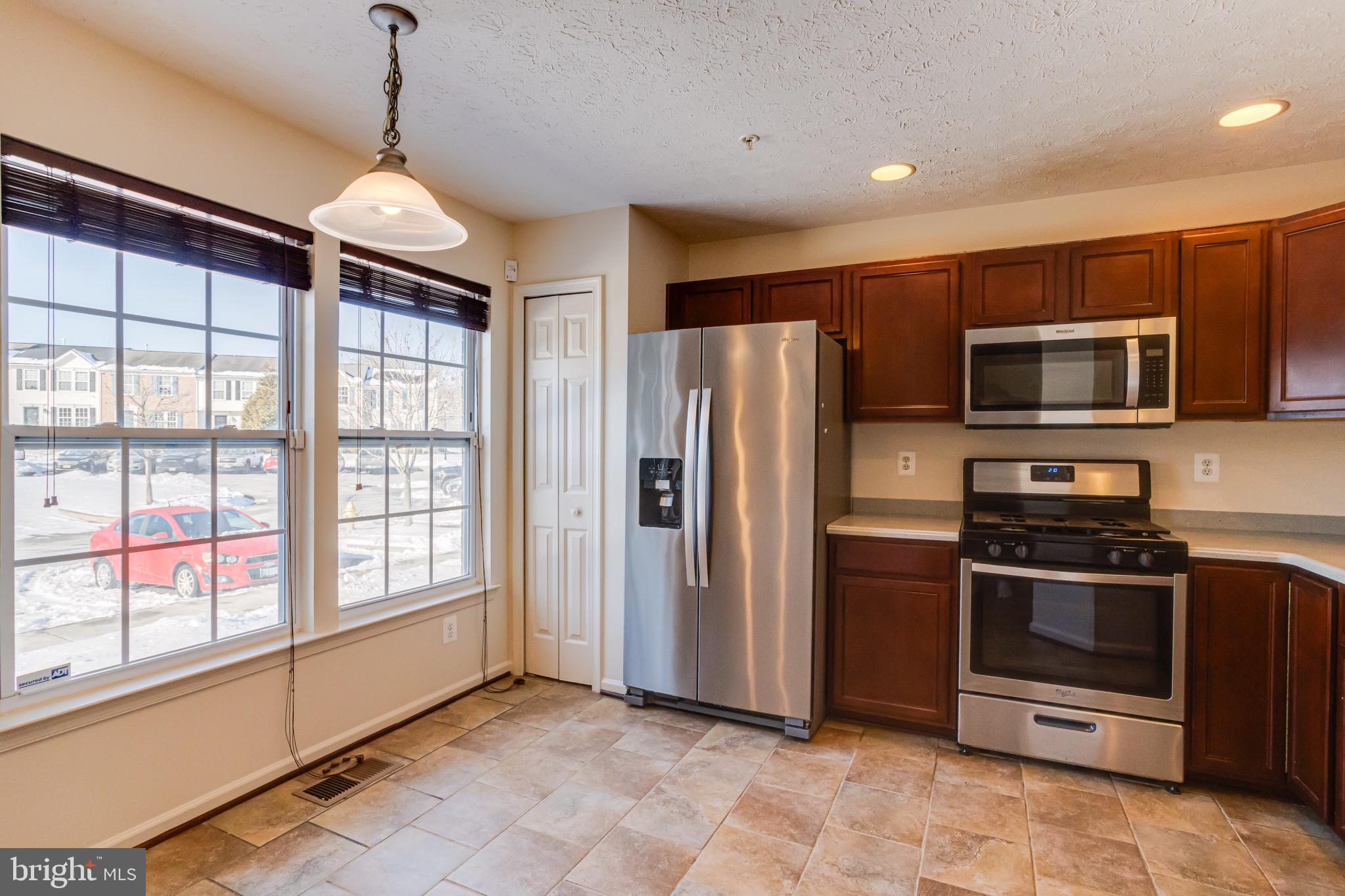 HOLLY WOODS - Residential