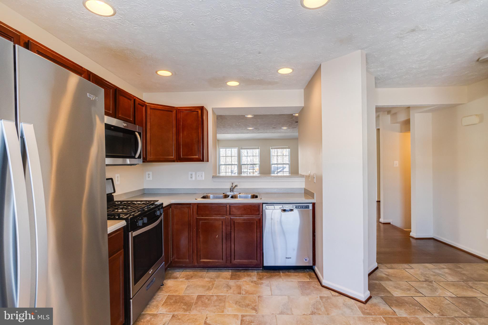 HOLLY WOODS - Residential