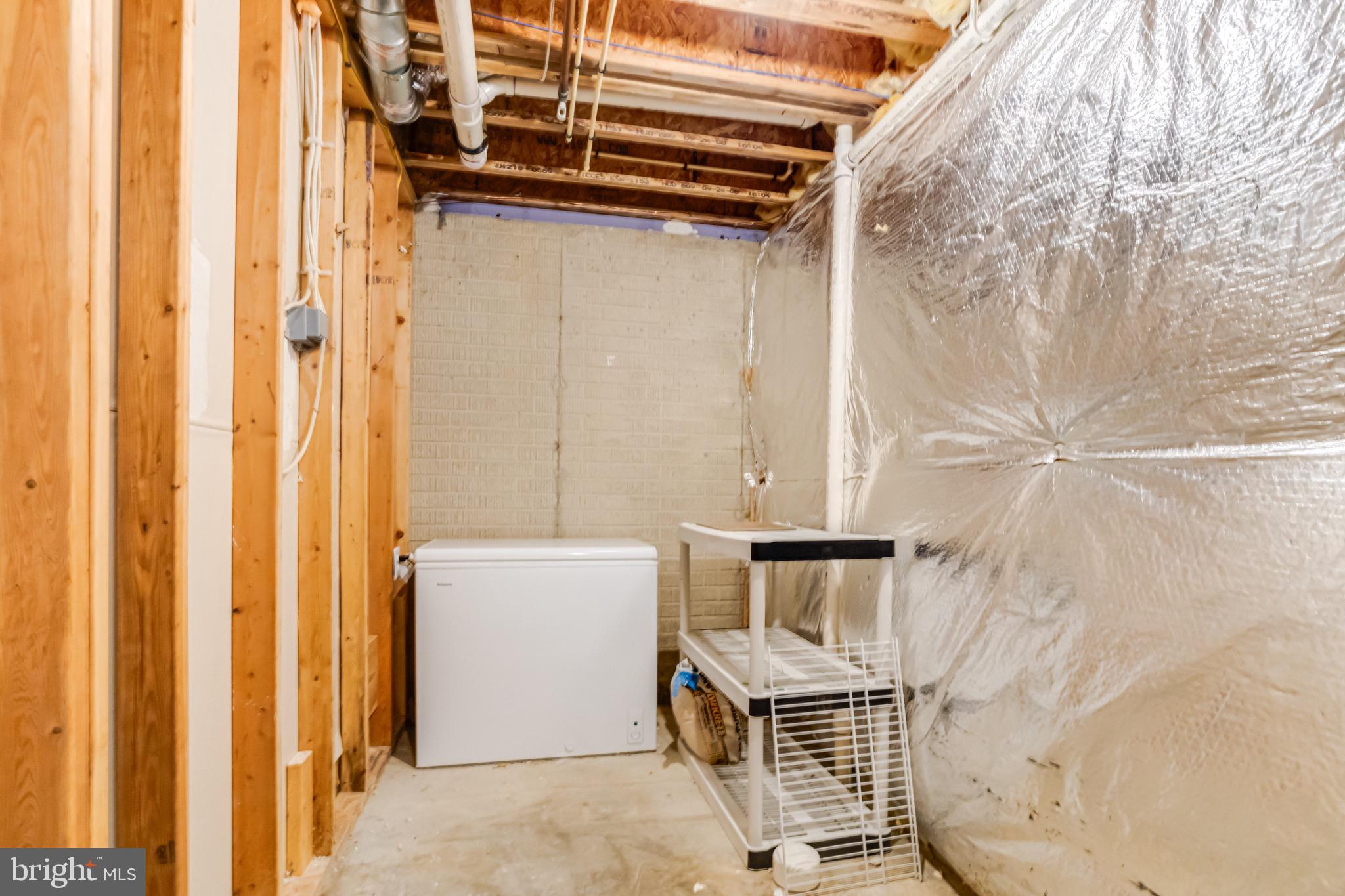 HOLLY WOODS - Residential