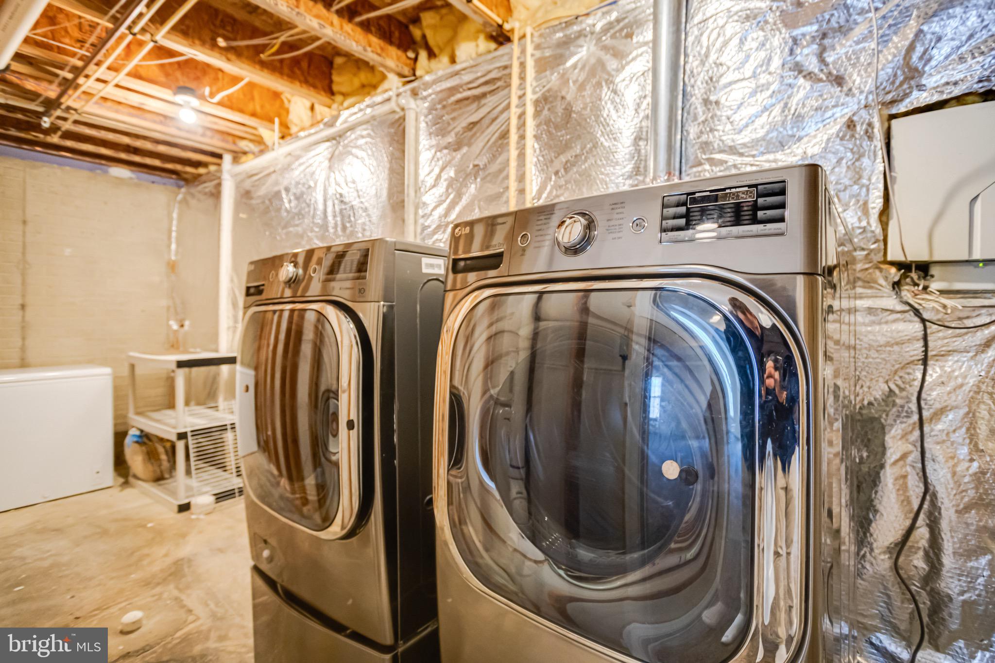 HOLLY WOODS - Residential