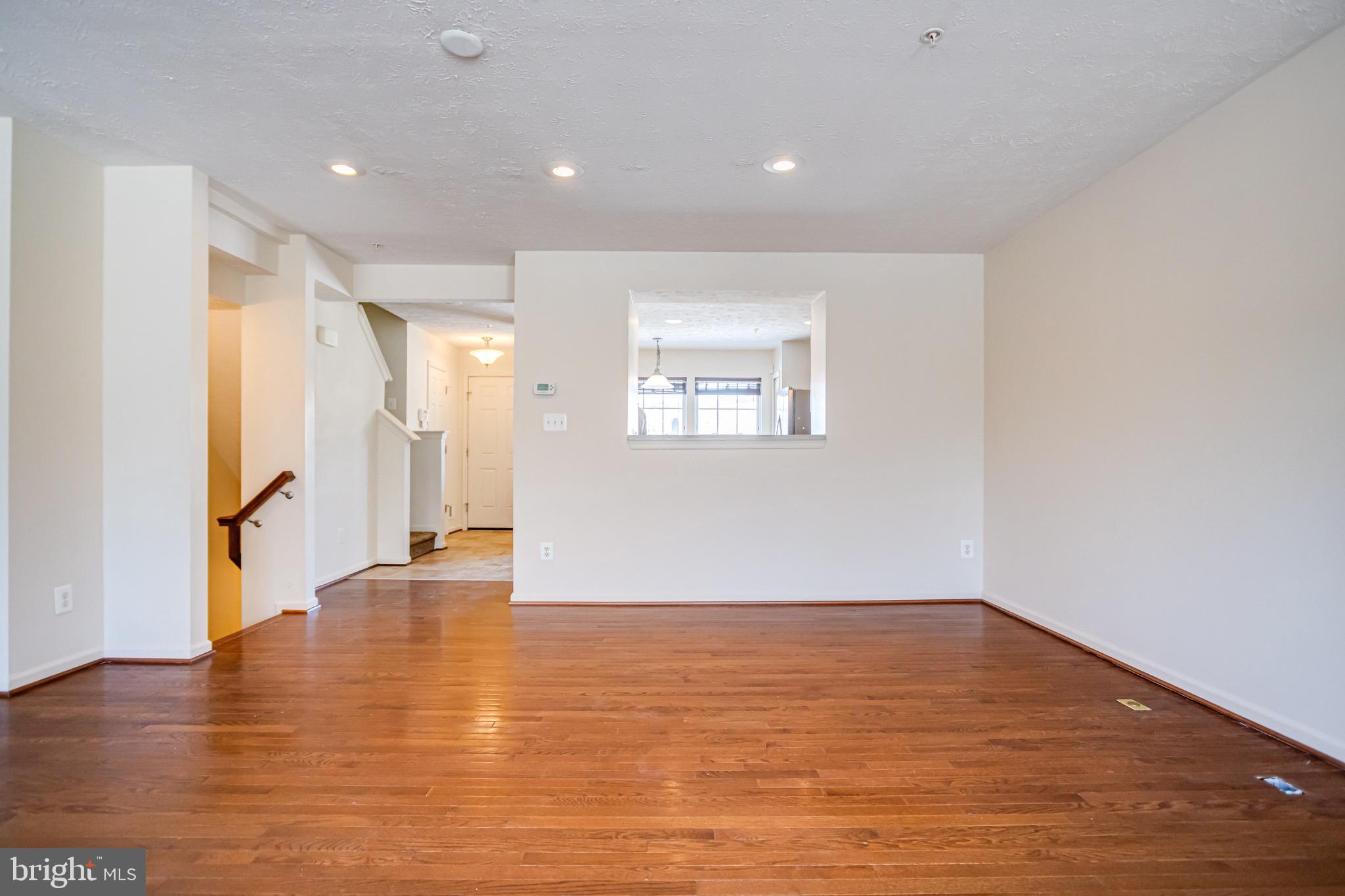 HOLLY WOODS - Residential