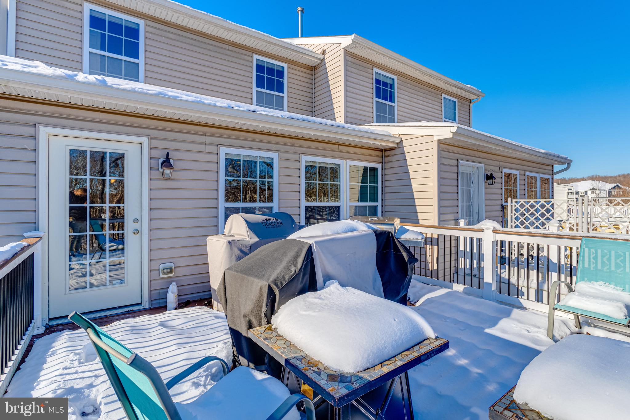 HOLLY WOODS - Residential