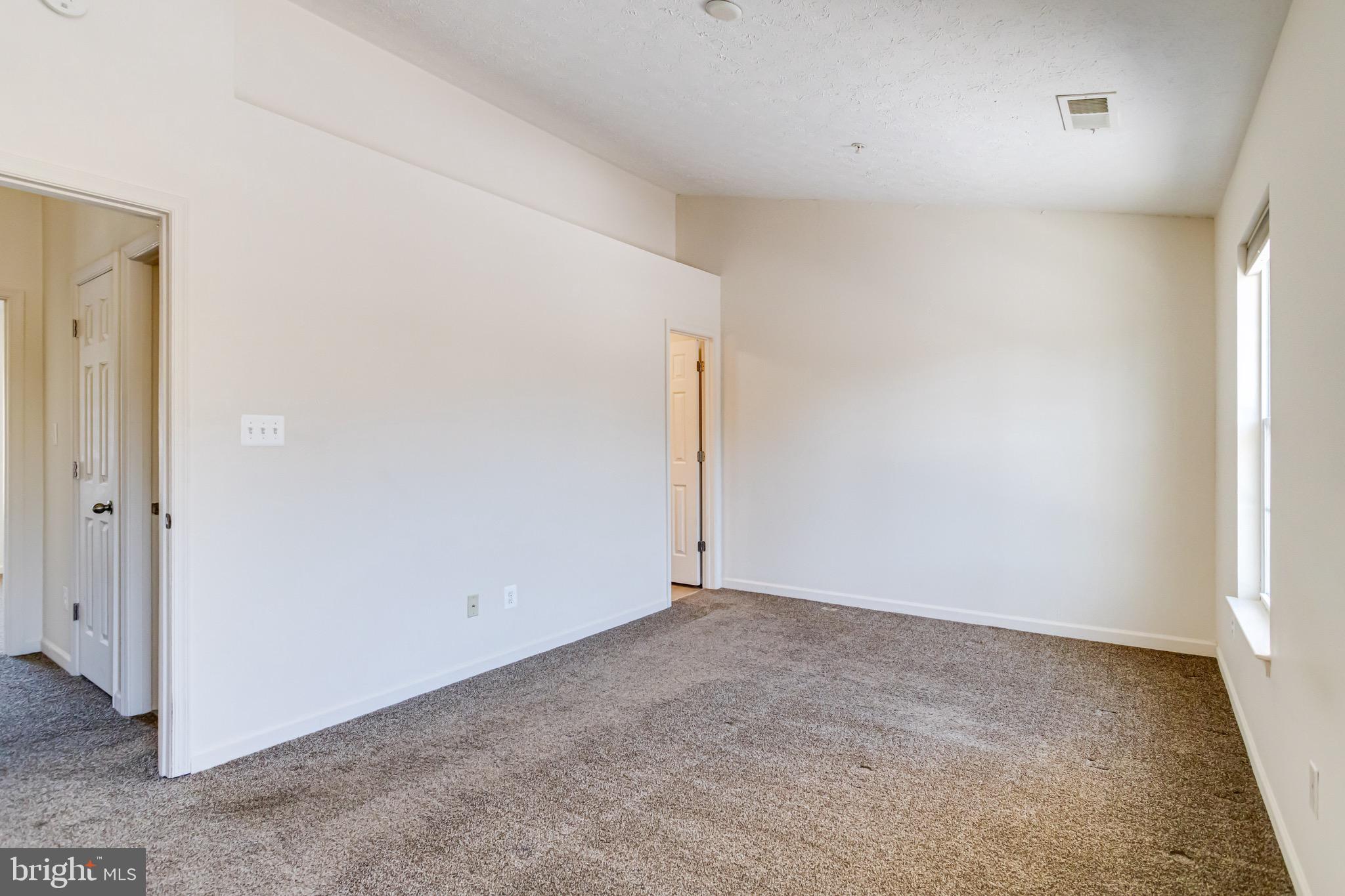 HOLLY WOODS - Residential