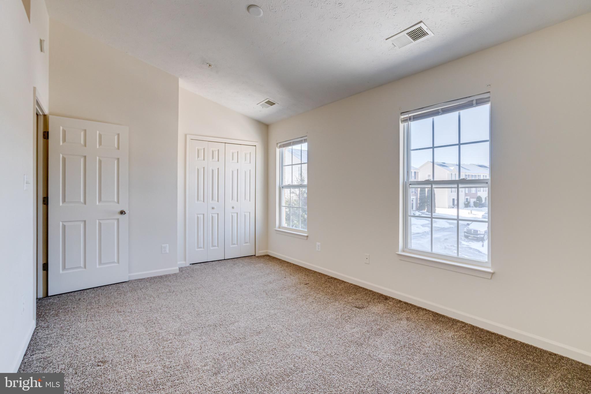 HOLLY WOODS - Residential