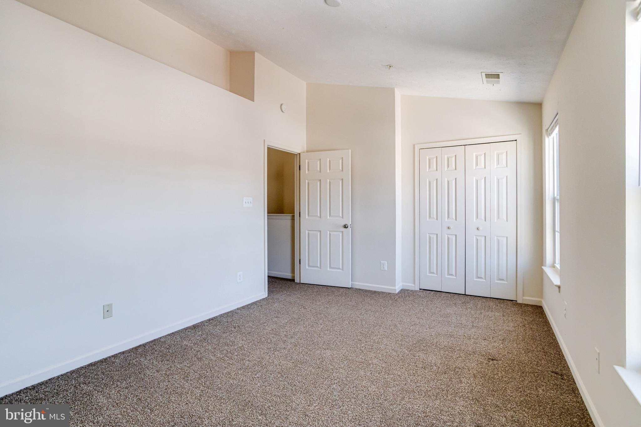 HOLLY WOODS - Residential