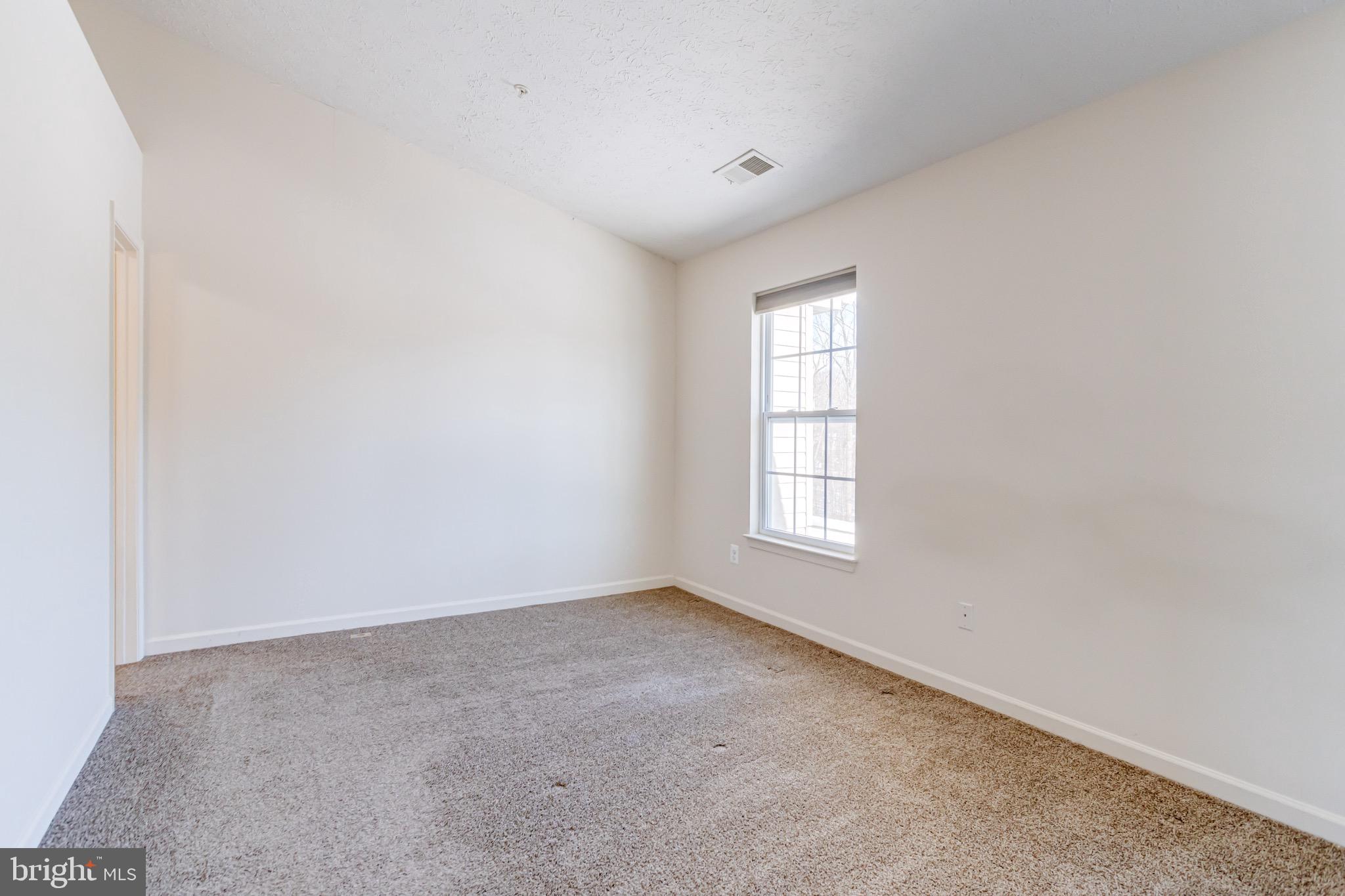 HOLLY WOODS - Residential