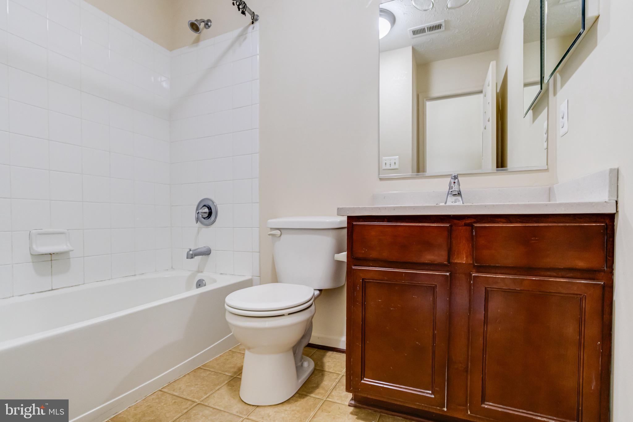 HOLLY WOODS - Residential