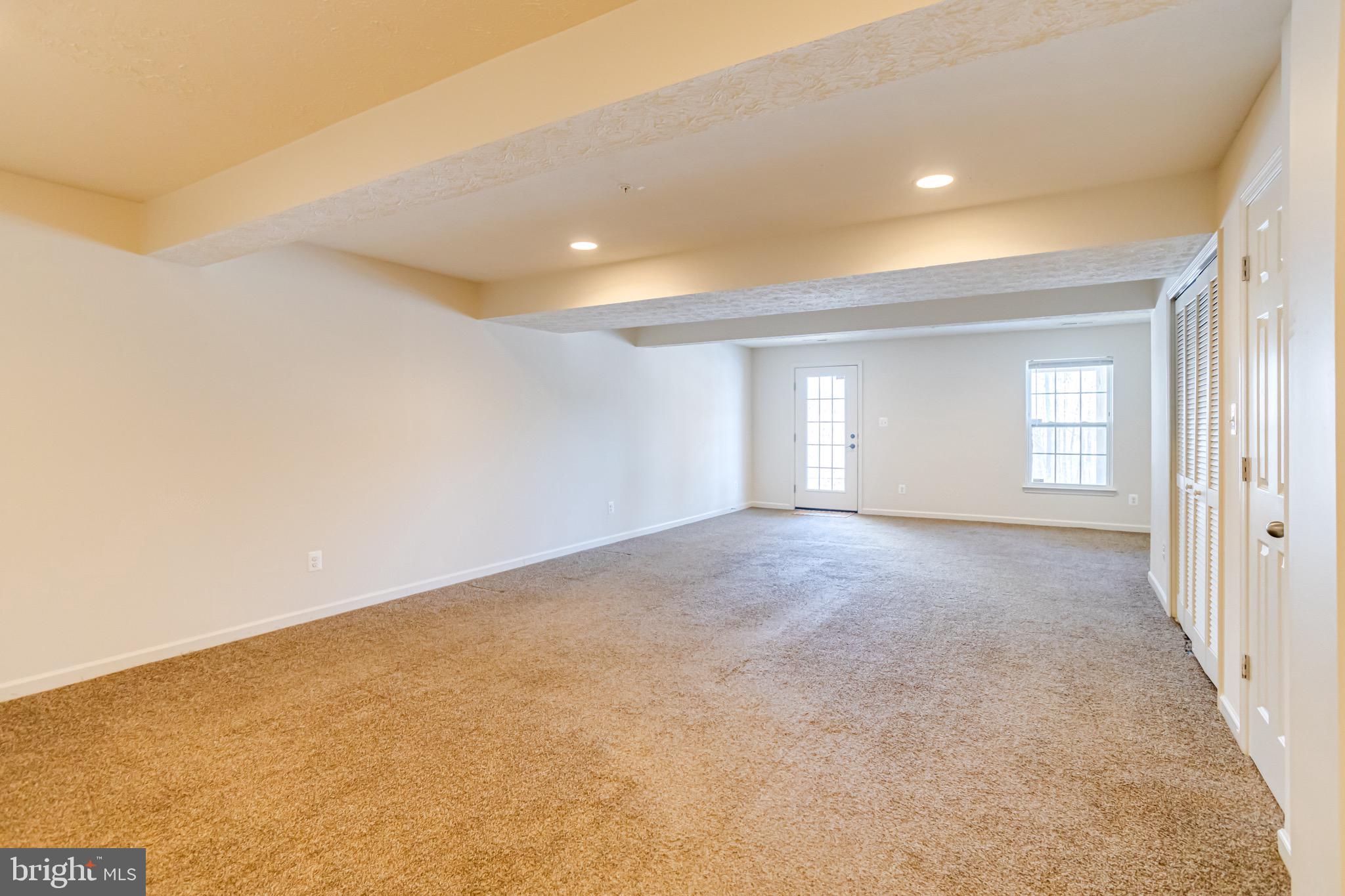 HOLLY WOODS - Residential