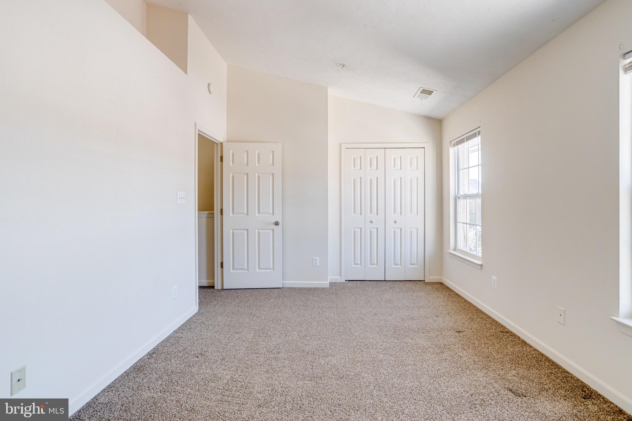 HOLLY WOODS - Residential