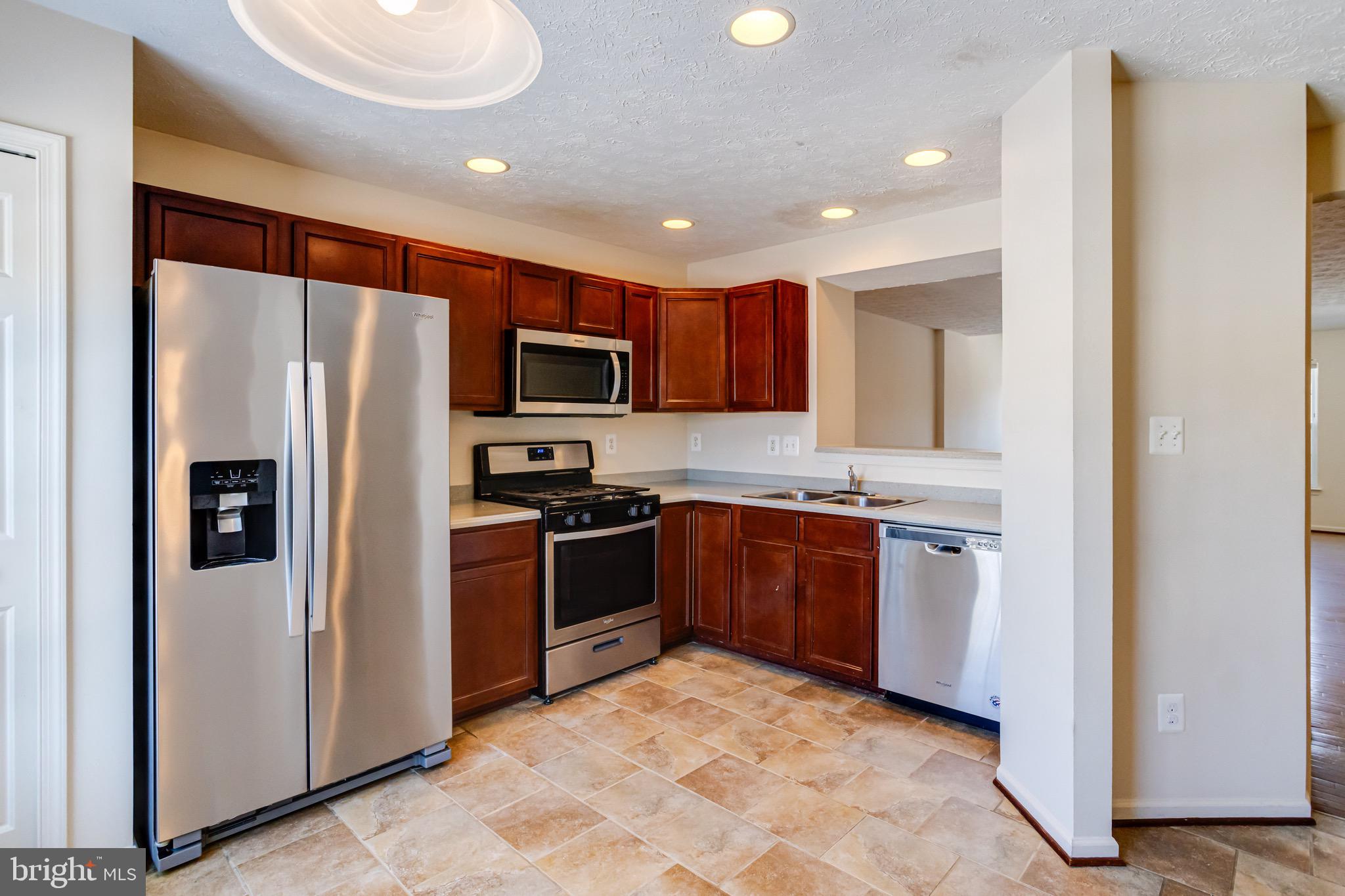 HOLLY WOODS - Residential